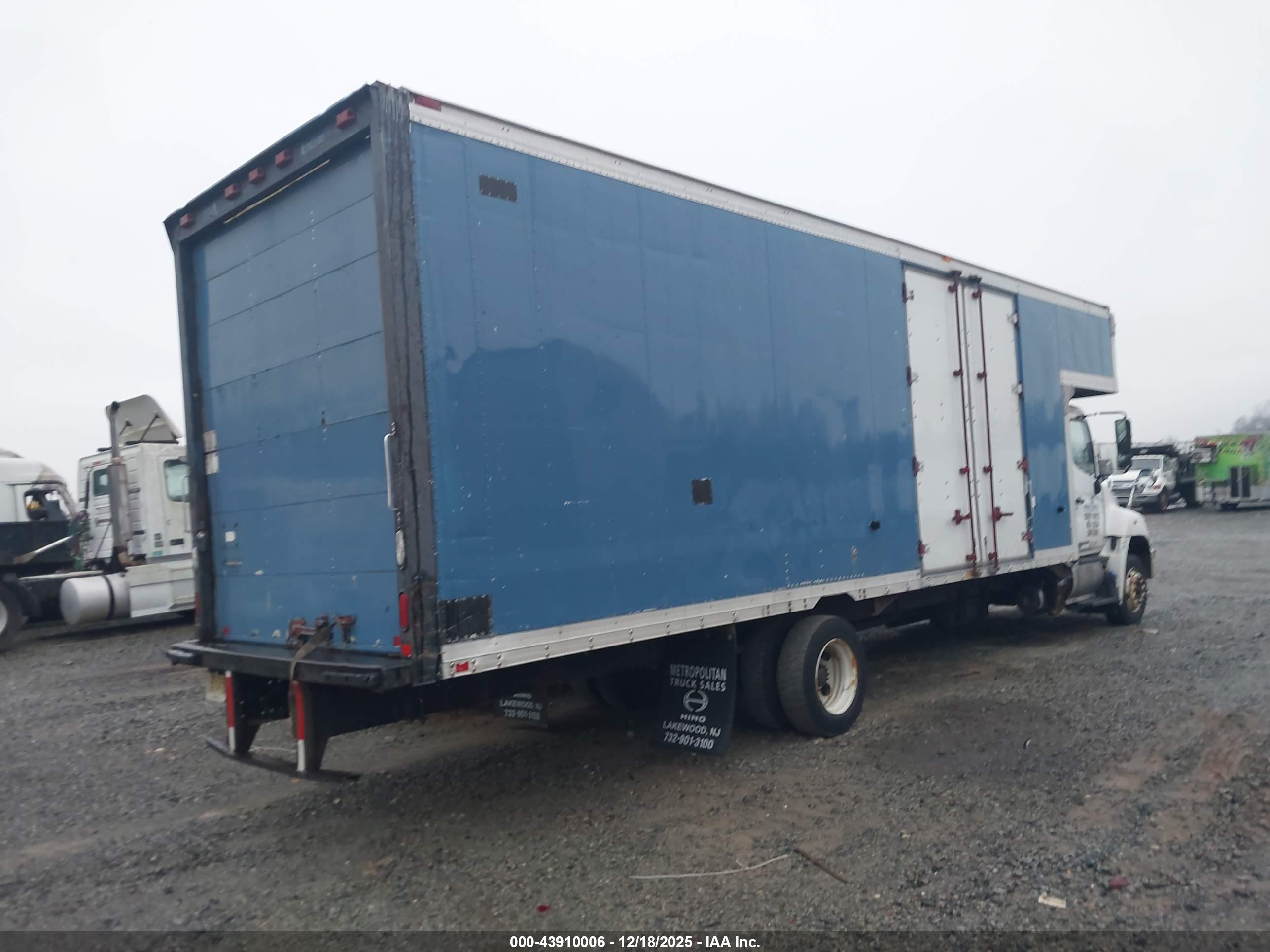 HINO 258/268 image 4