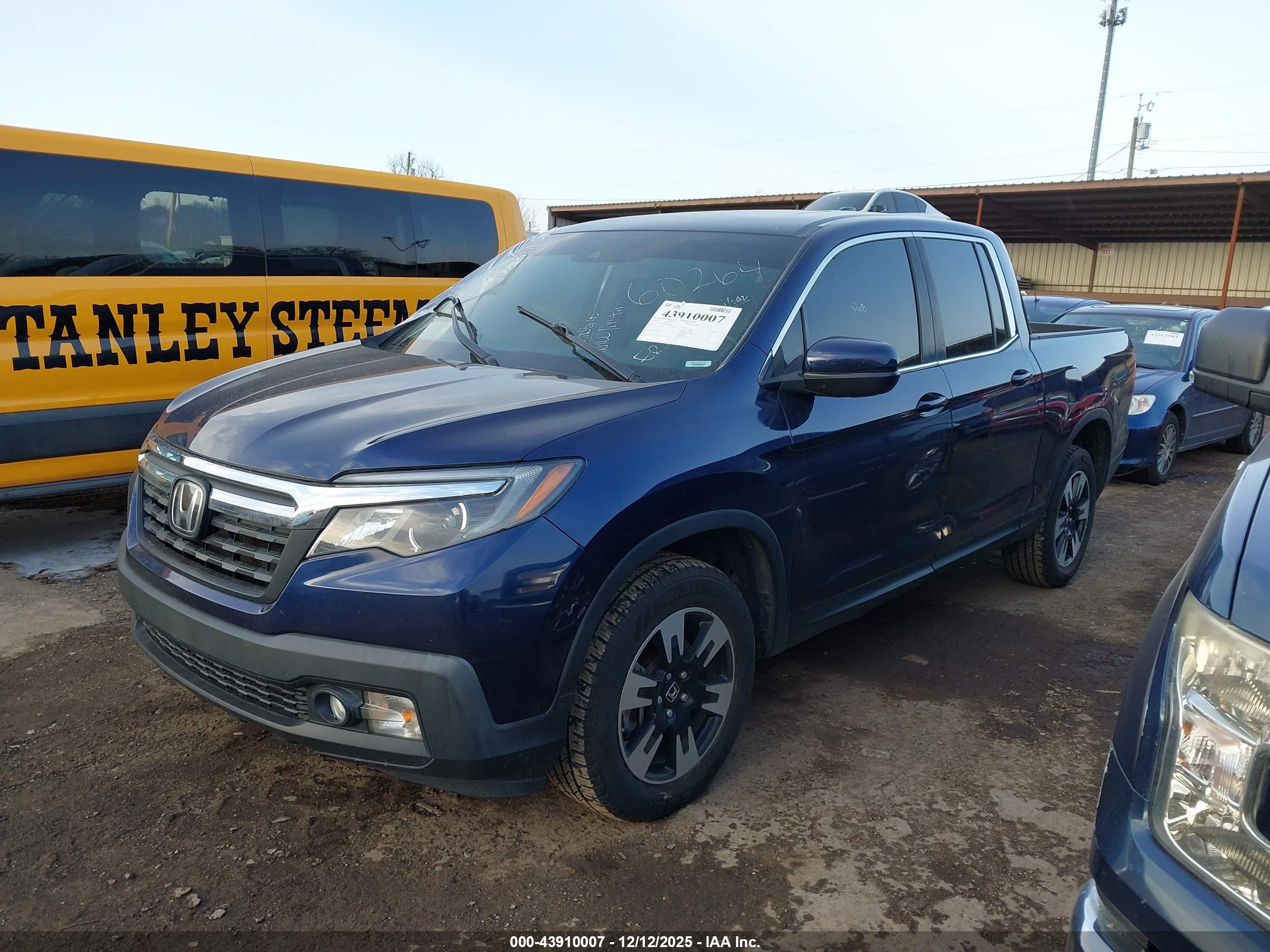 HONDA RIDGELINE image 2