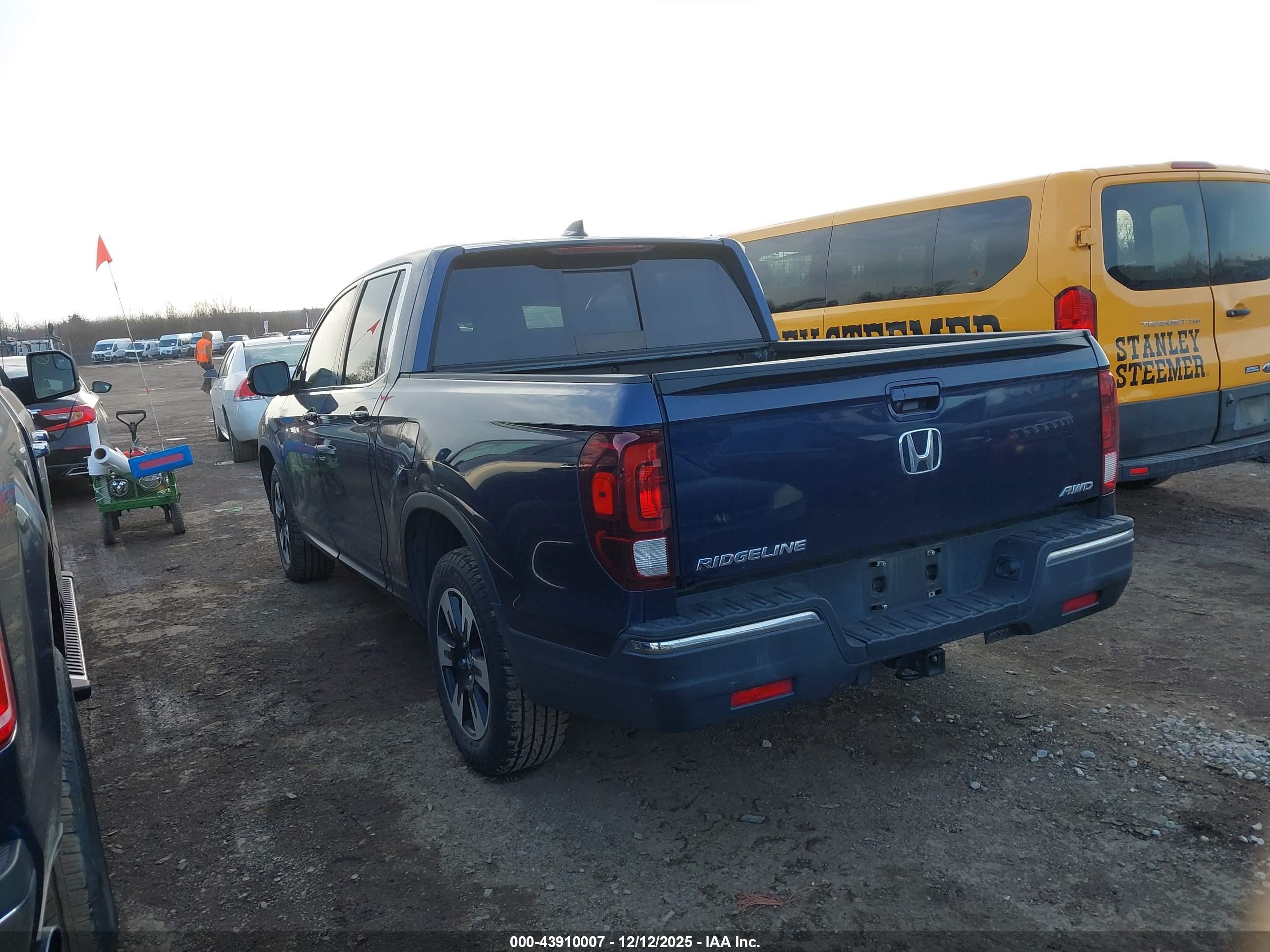 HONDA RIDGELINE image 3
