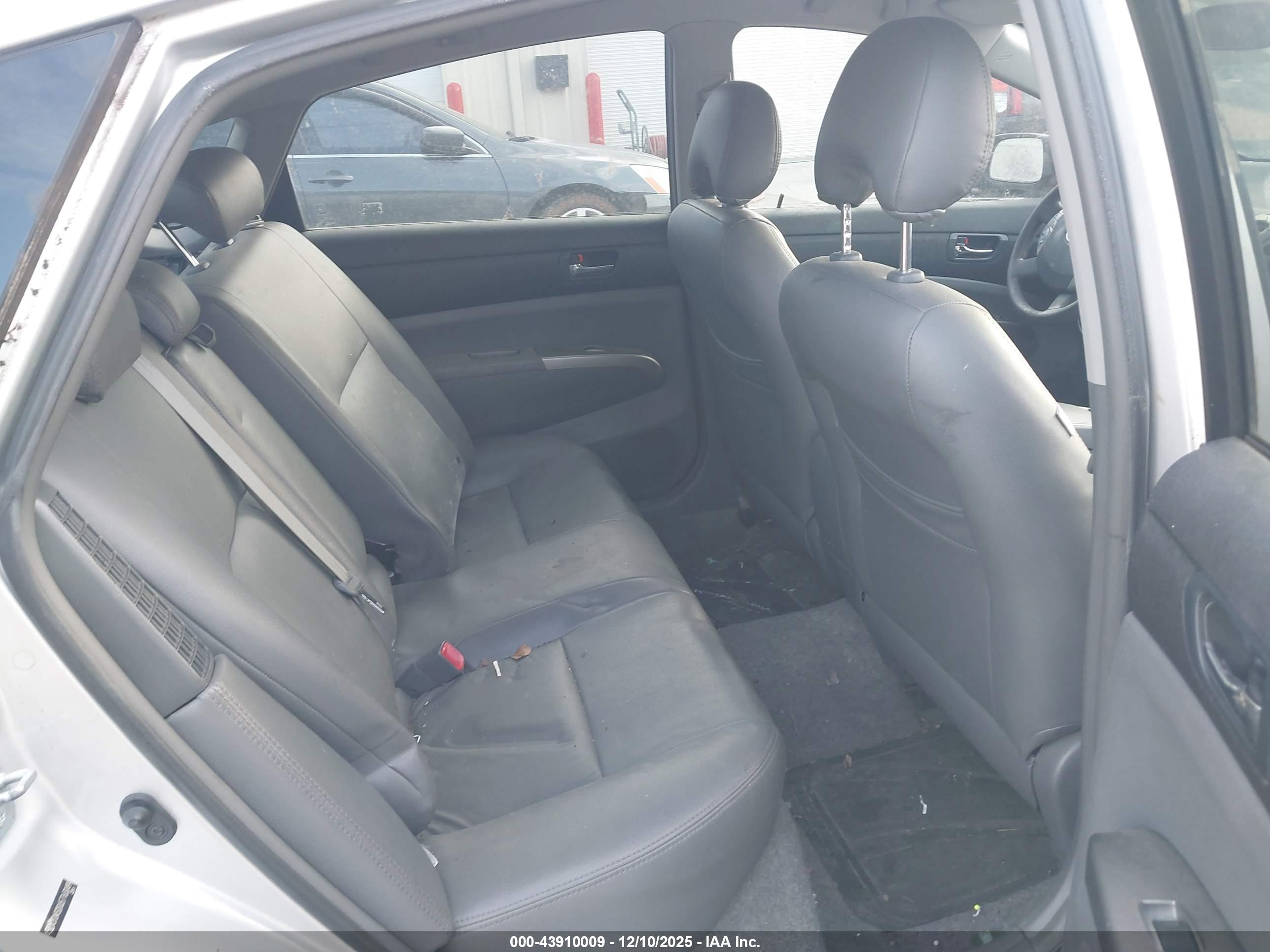 TOYOTA PRIUS image 8