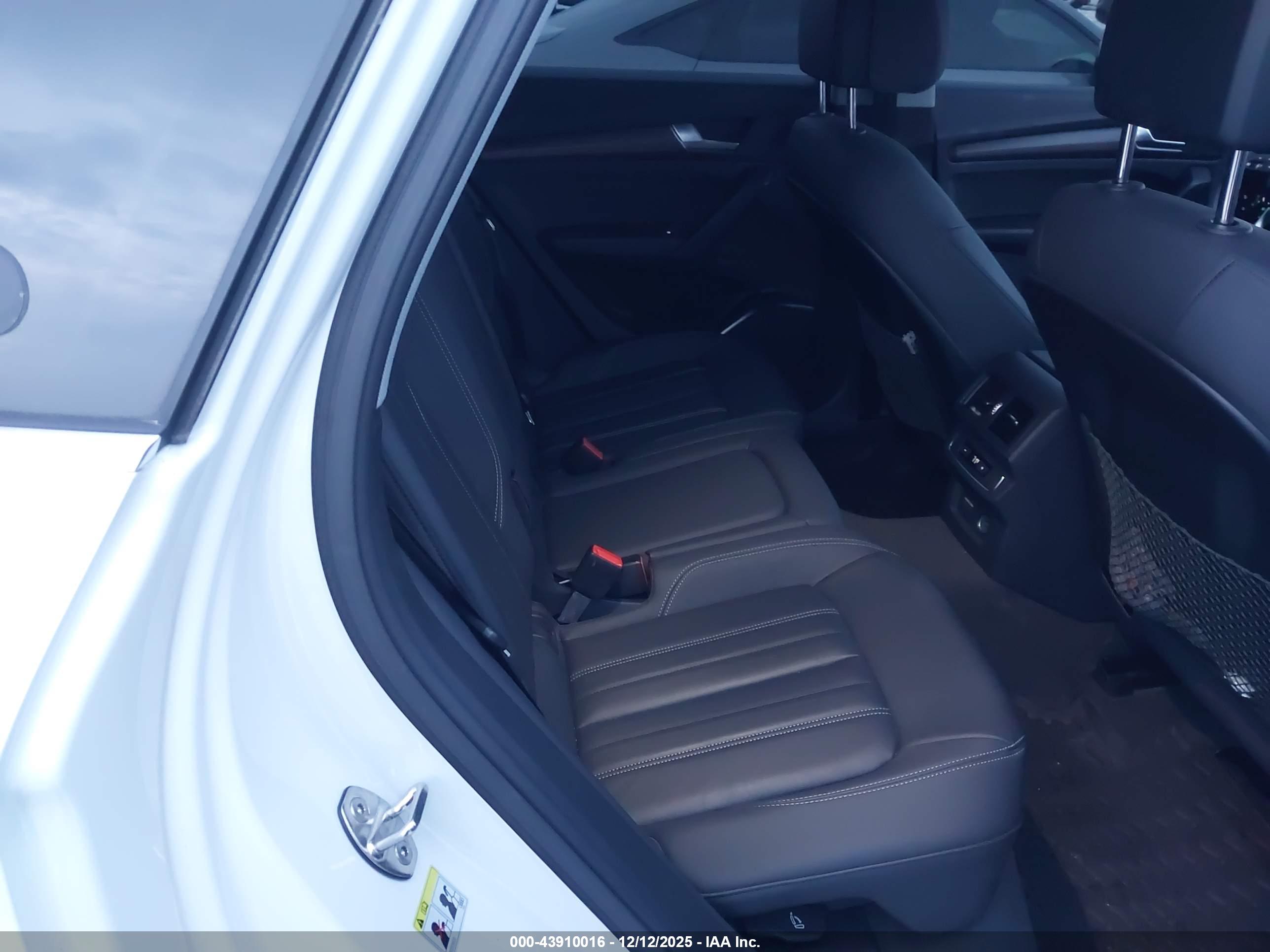 AUDI Q5 image 8