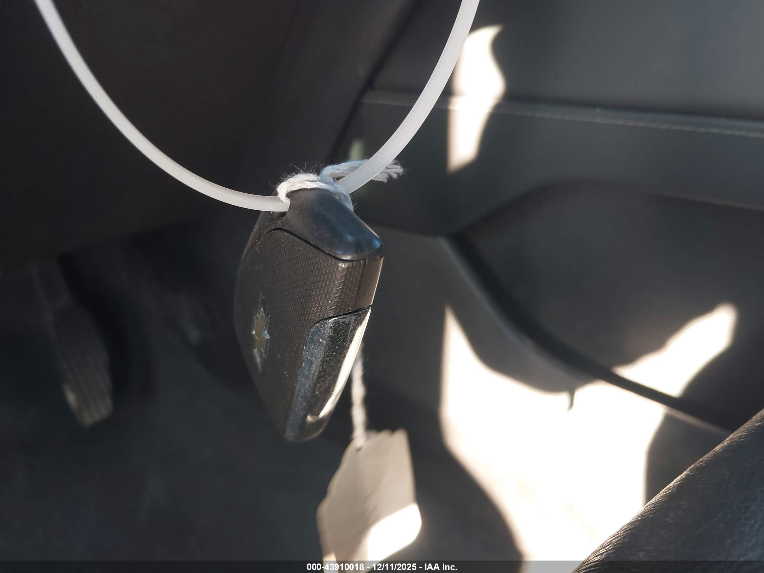 CHEVROLET SUBURBAN image 11
