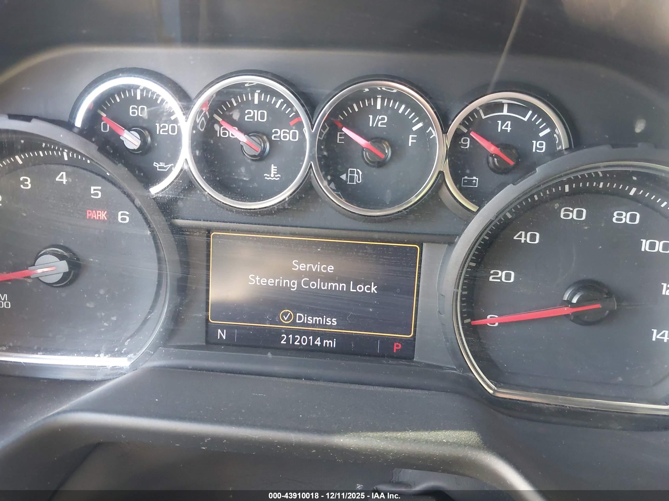 CHEVROLET SUBURBAN image 7