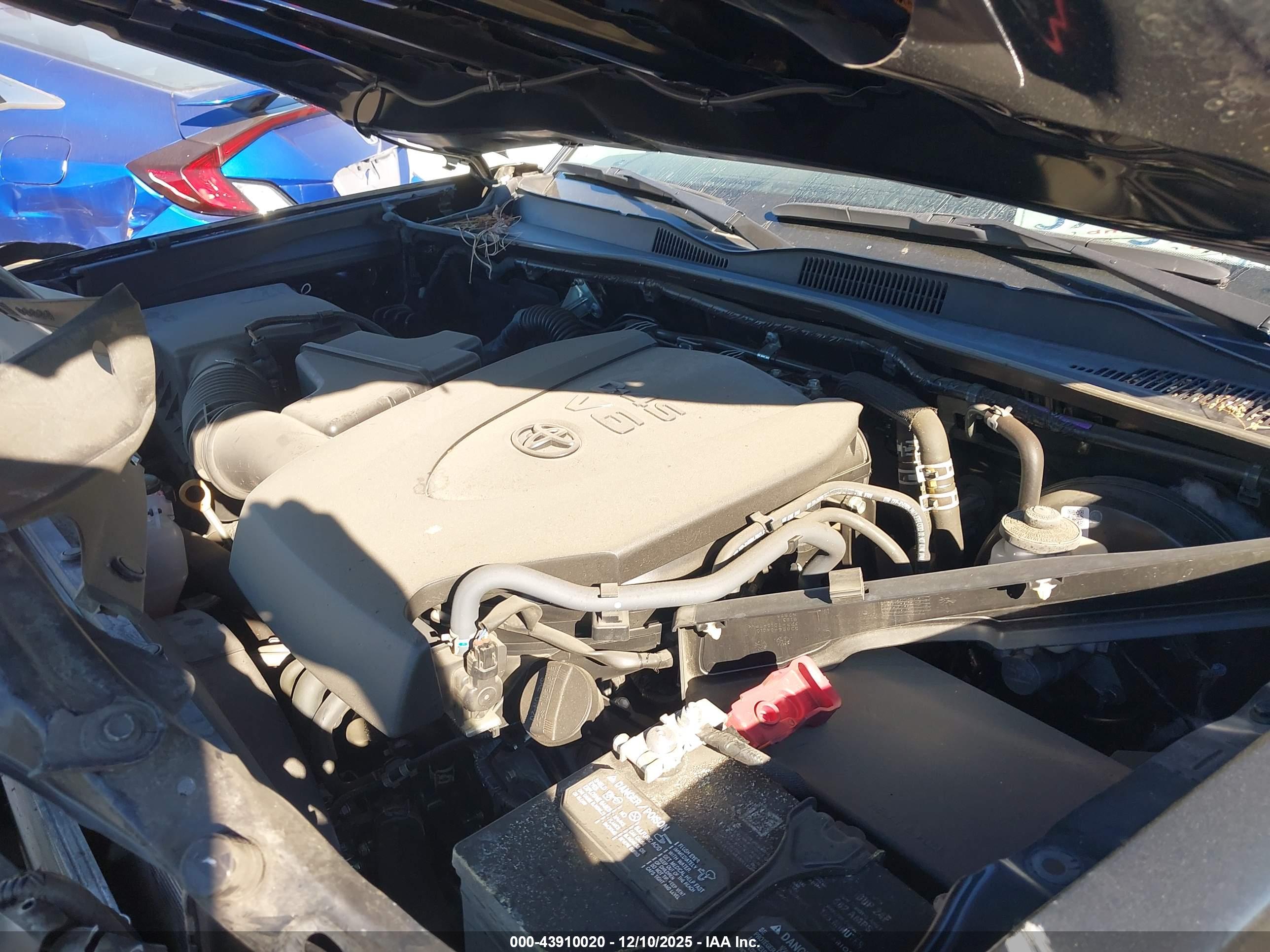 TOYOTA TACOMA image 10