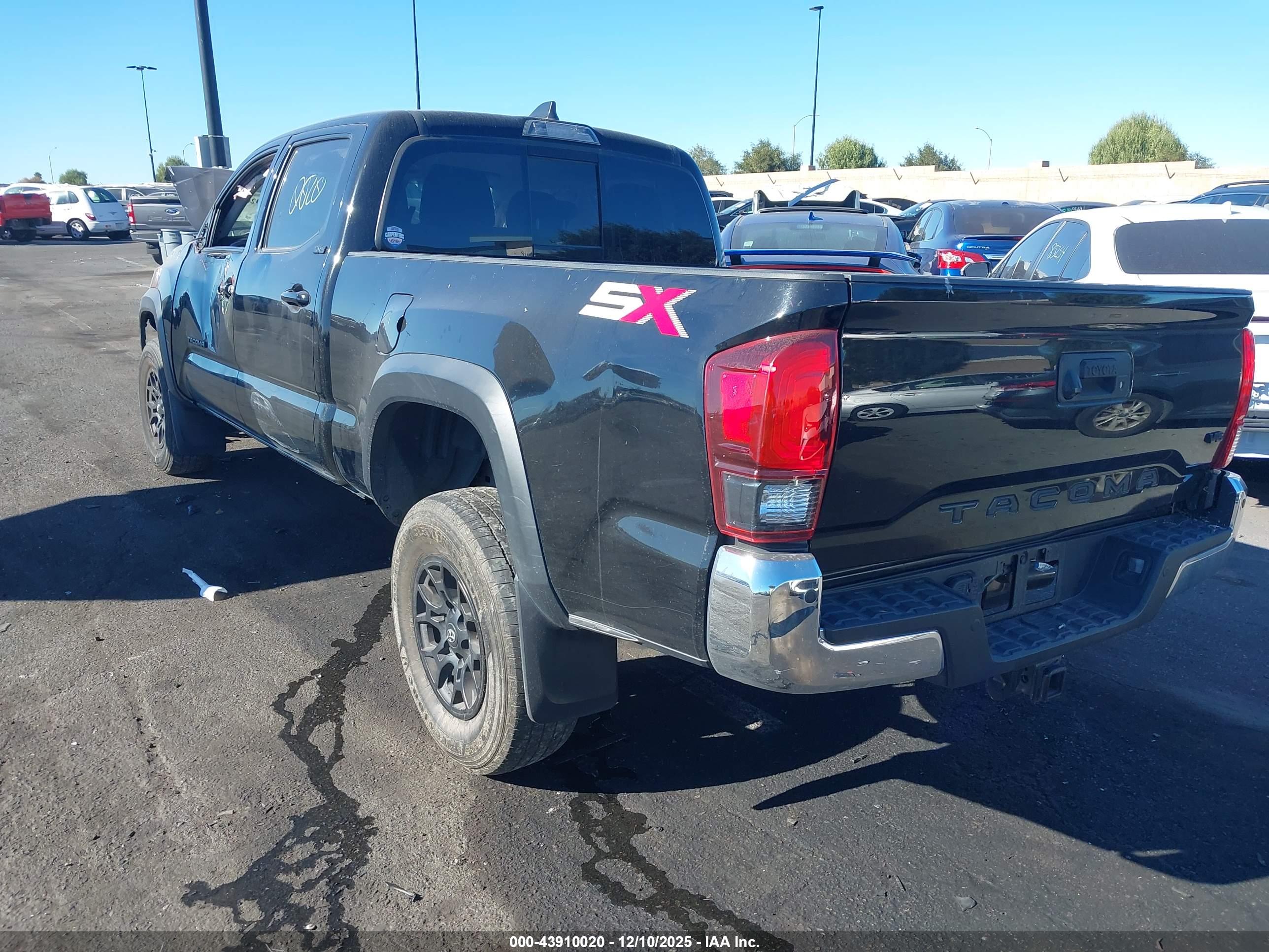 TOYOTA TACOMA image 3