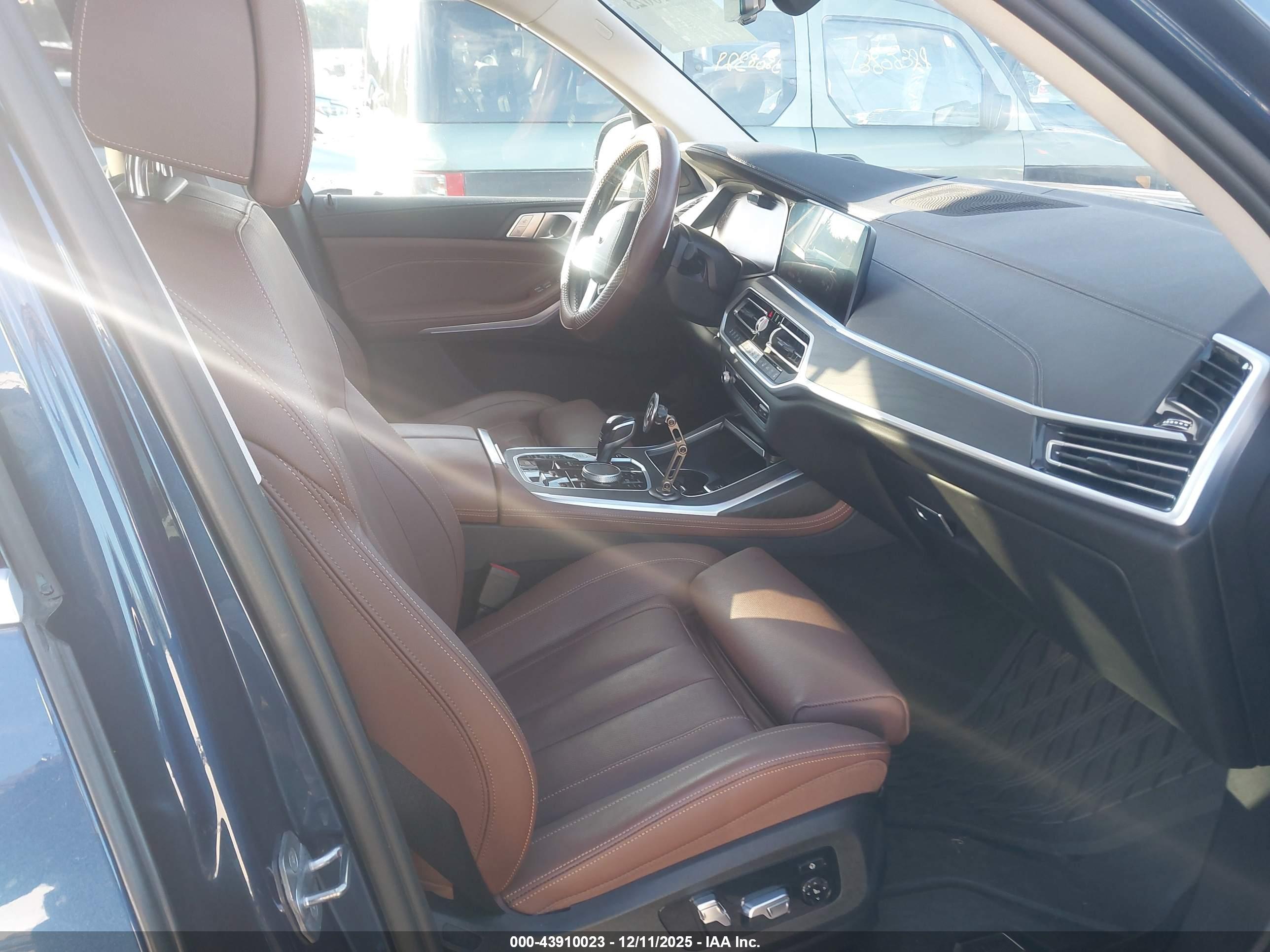 BMW X7 image 5