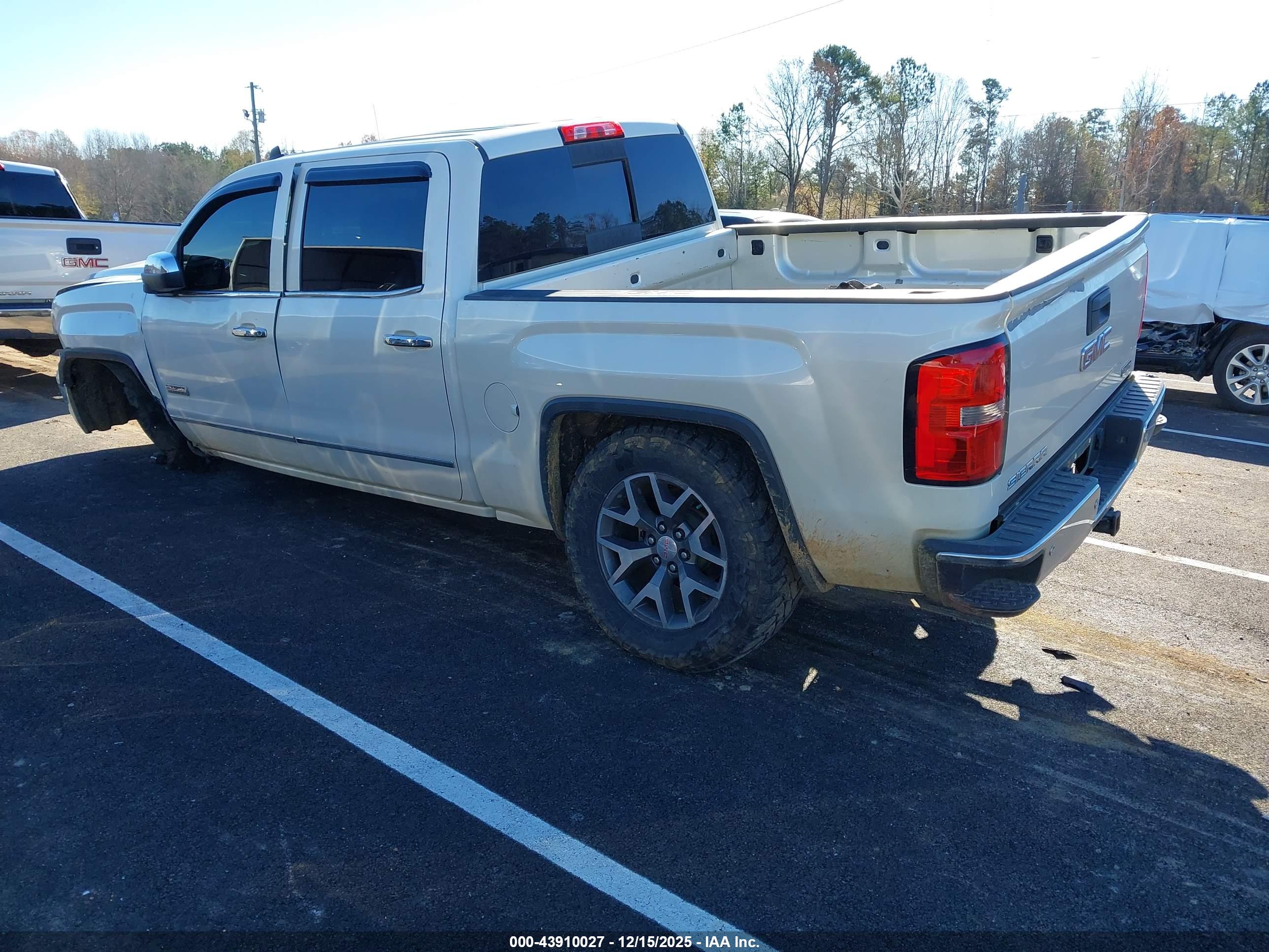GMC SIERRA image 3