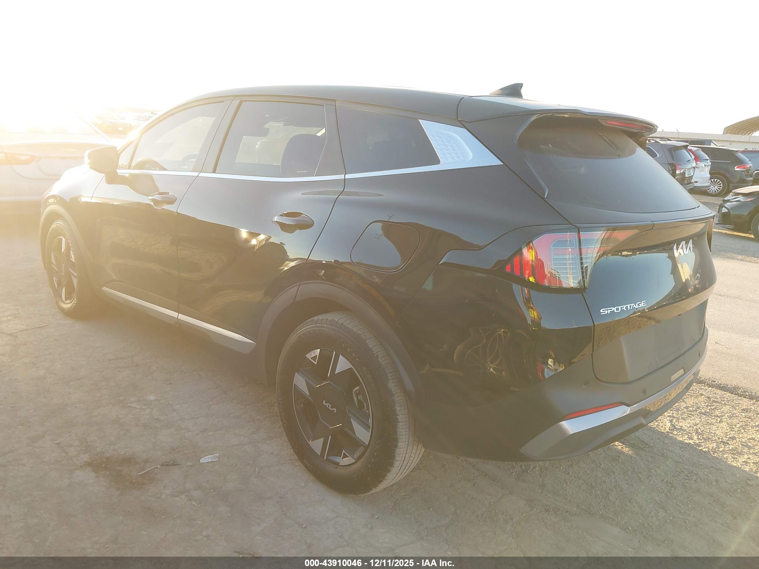 KIA SPORTAGE image 3