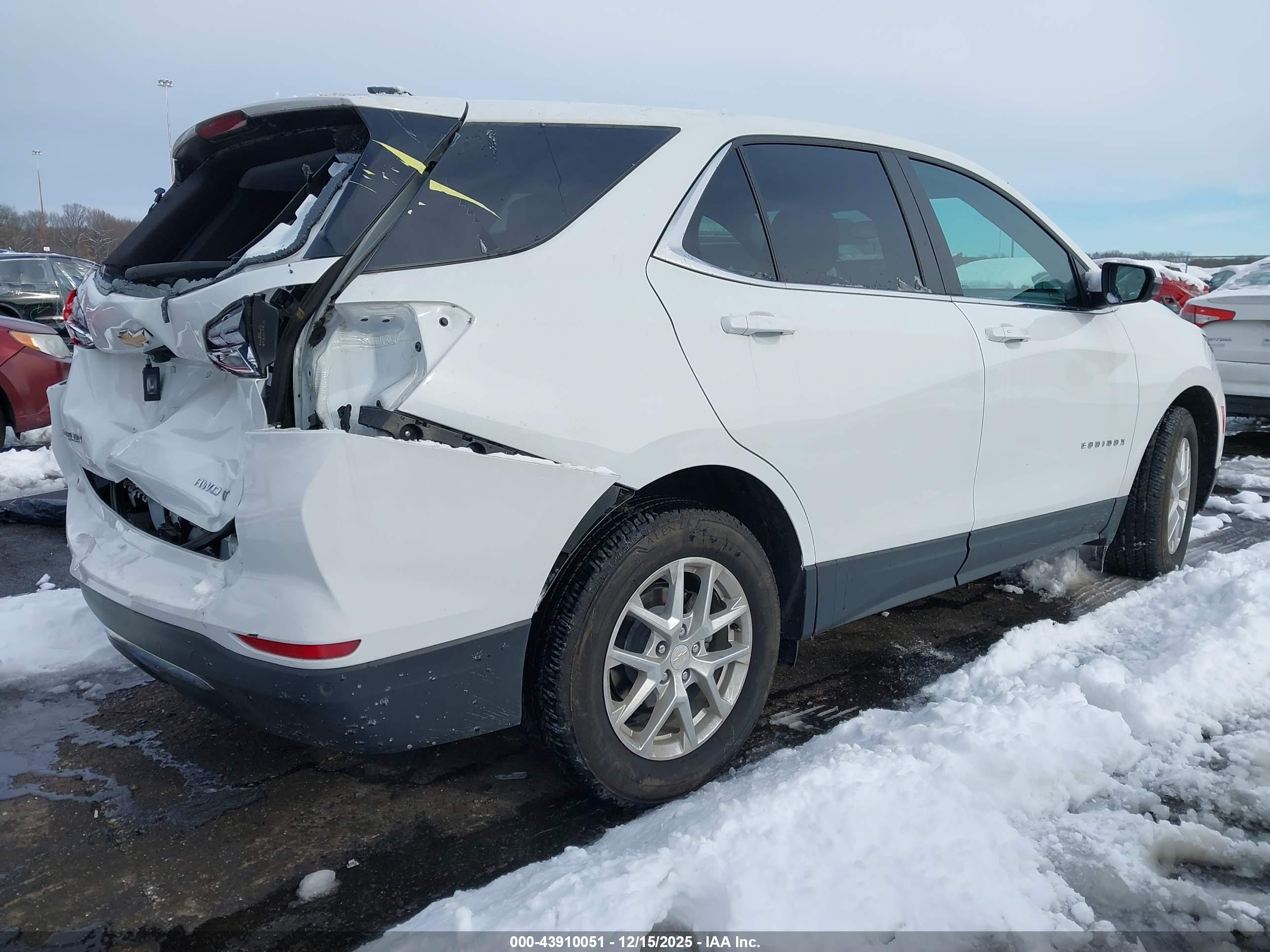 CHEVROLET EQUINOX image 4