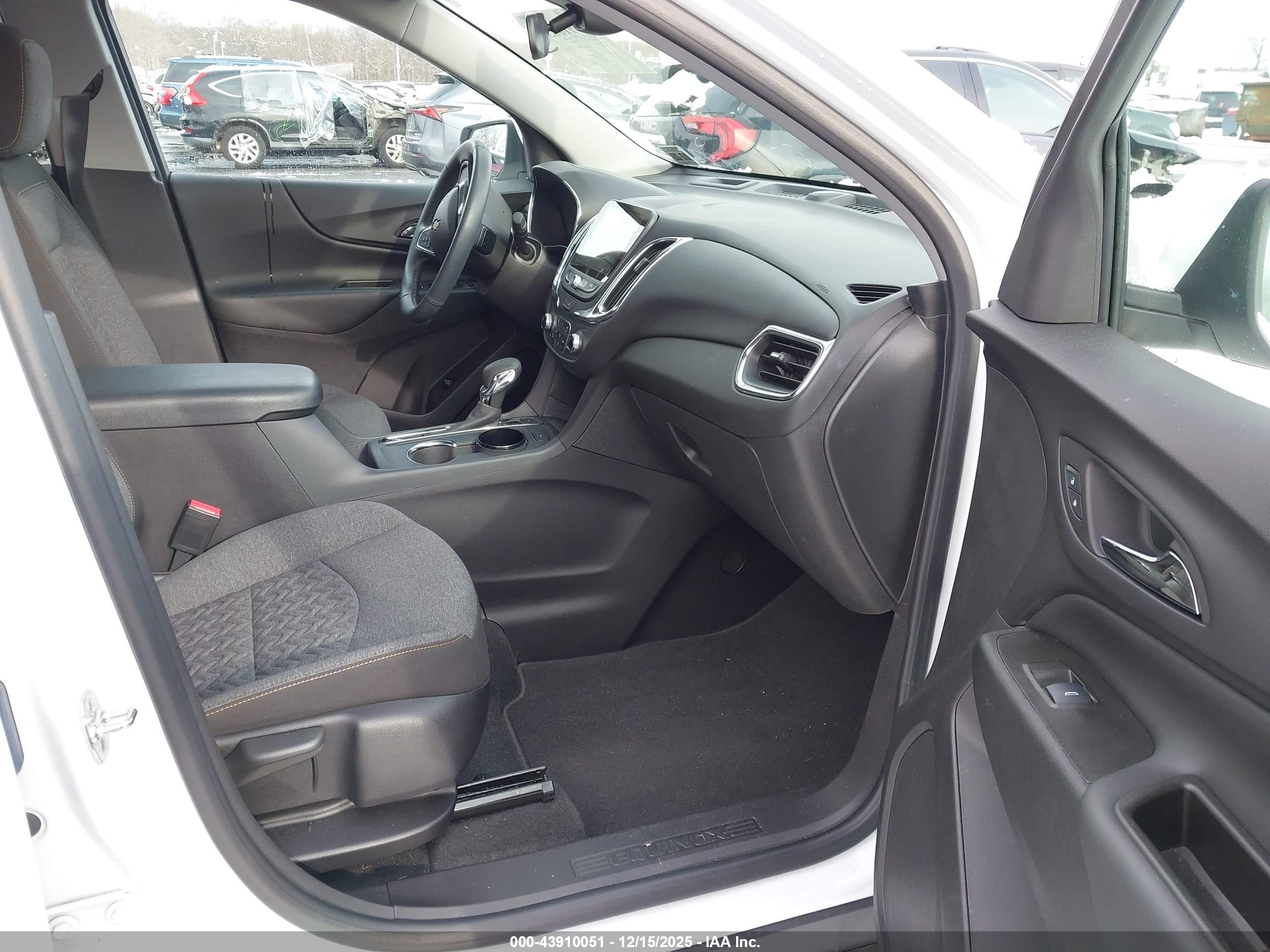 CHEVROLET EQUINOX image 5