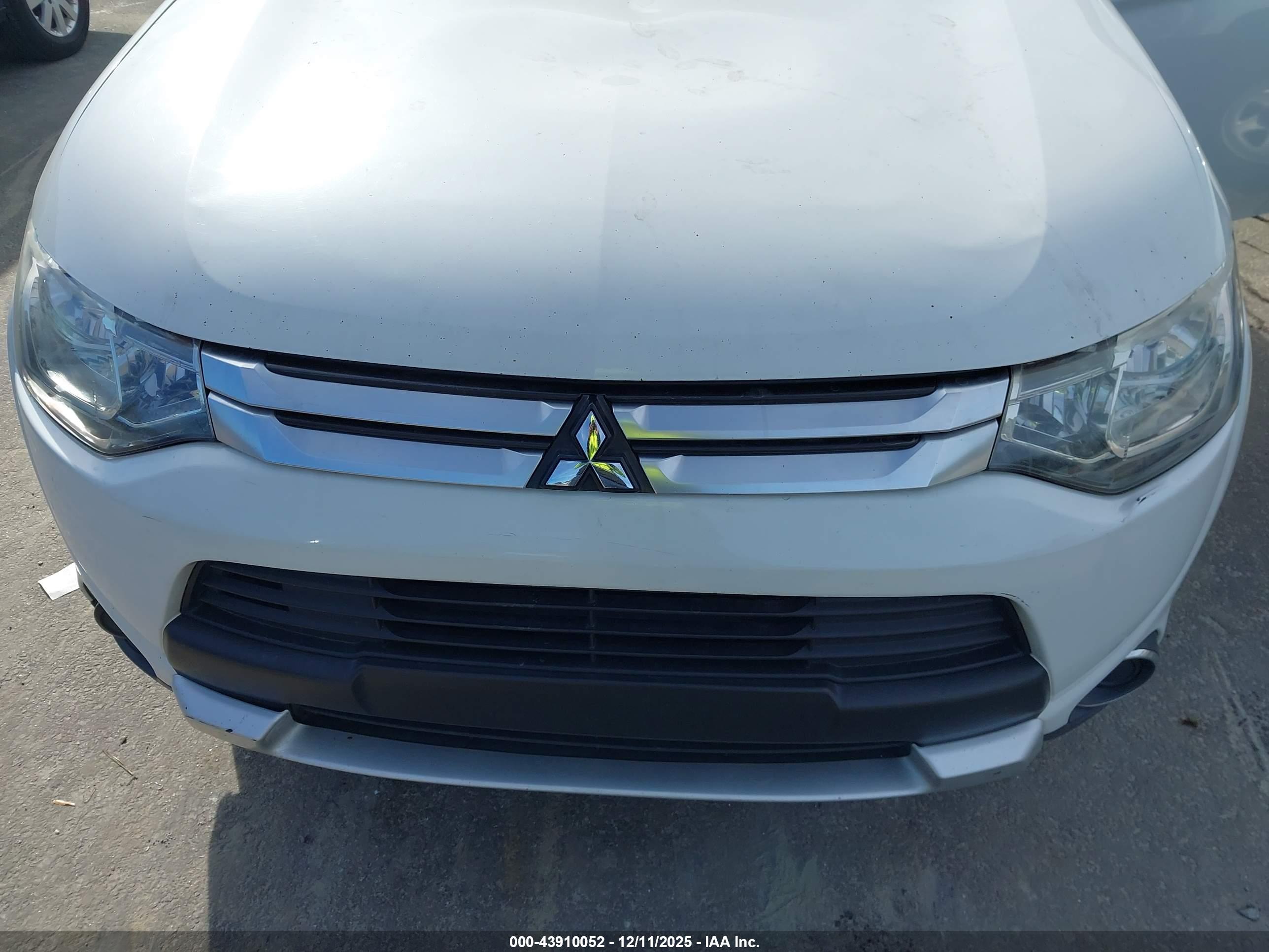 MITSUBISHI OUTLANDER image 6