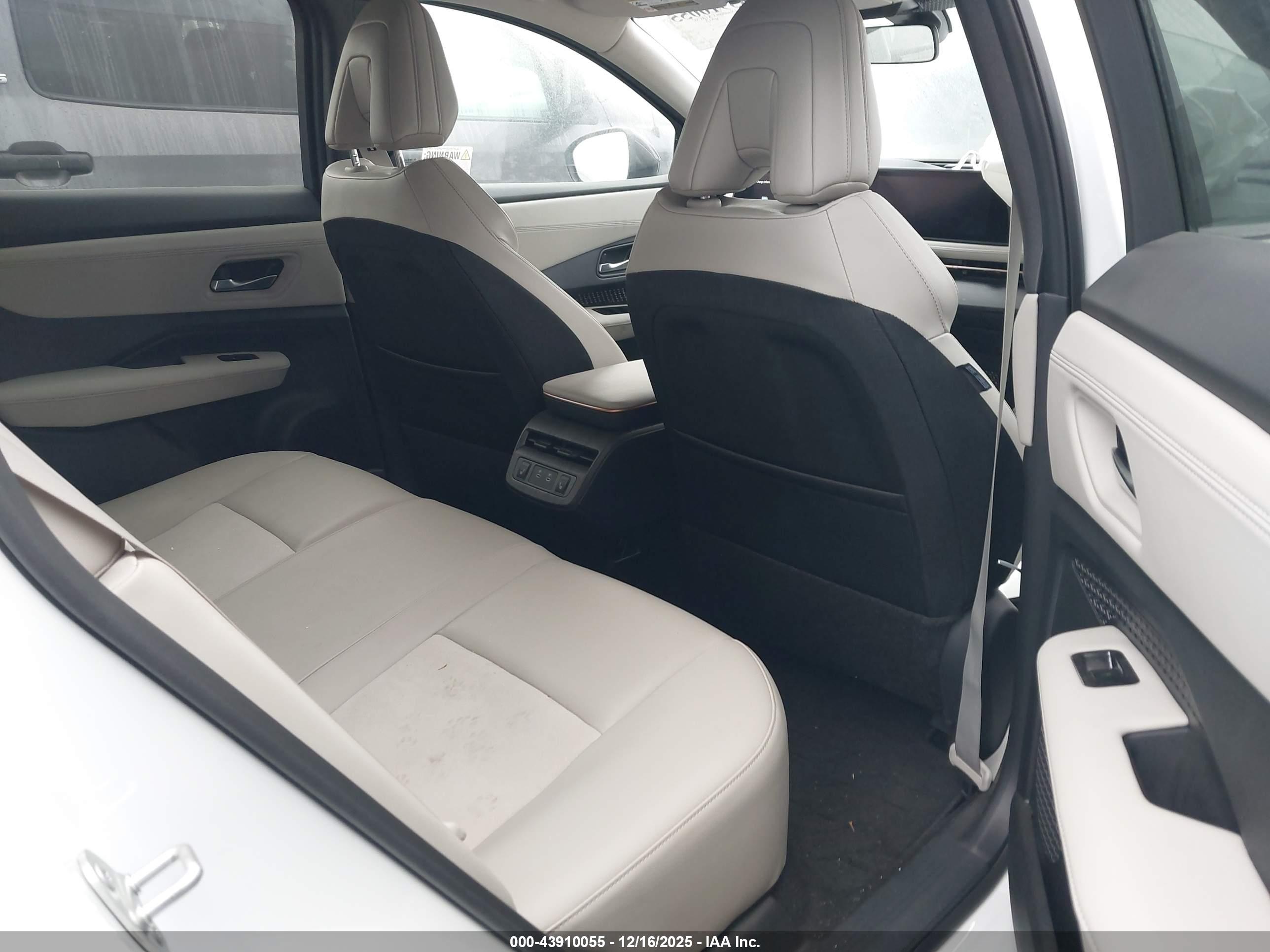 NISSAN ARIYA image 8