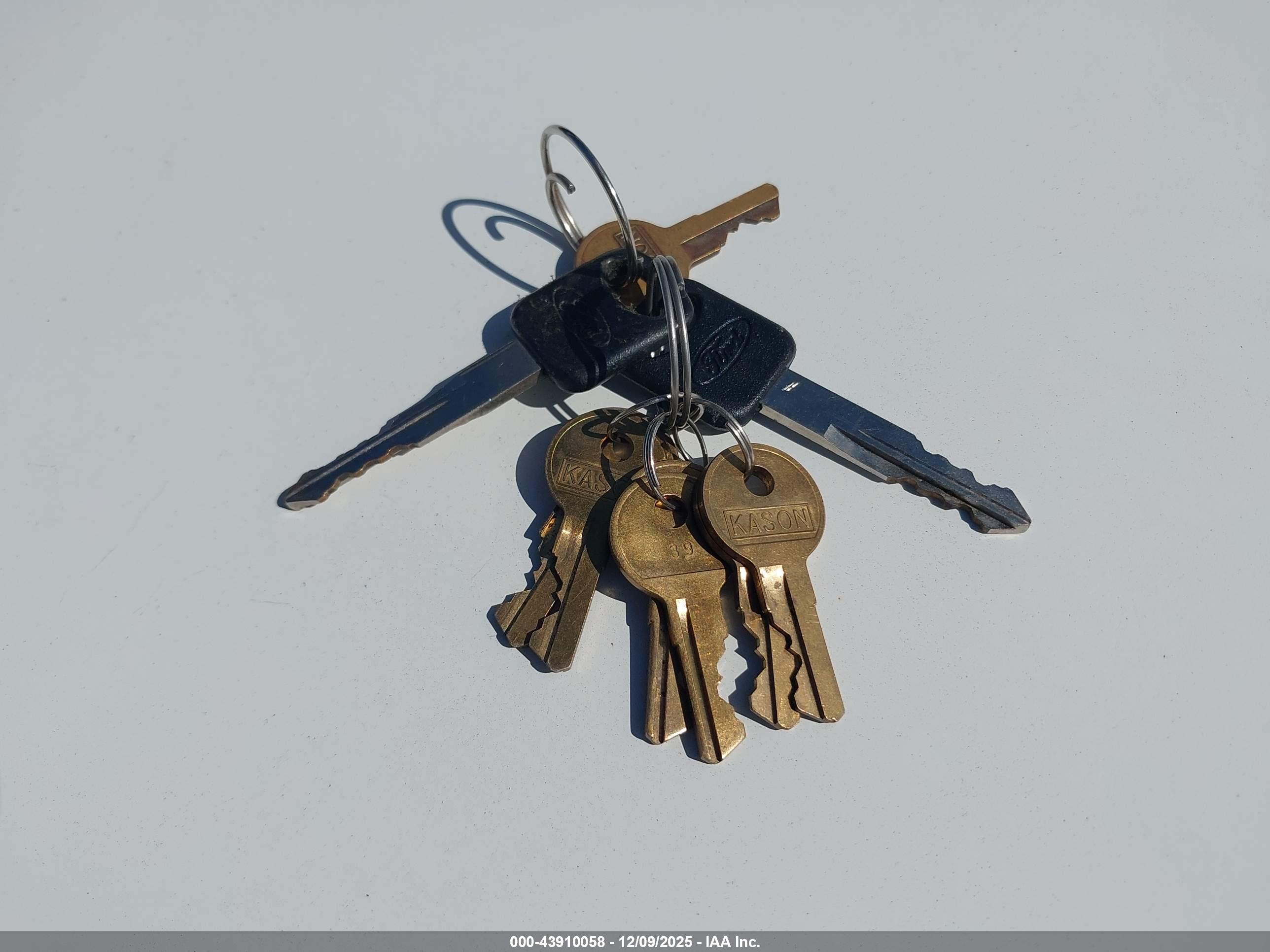 FORD E-350 image 11