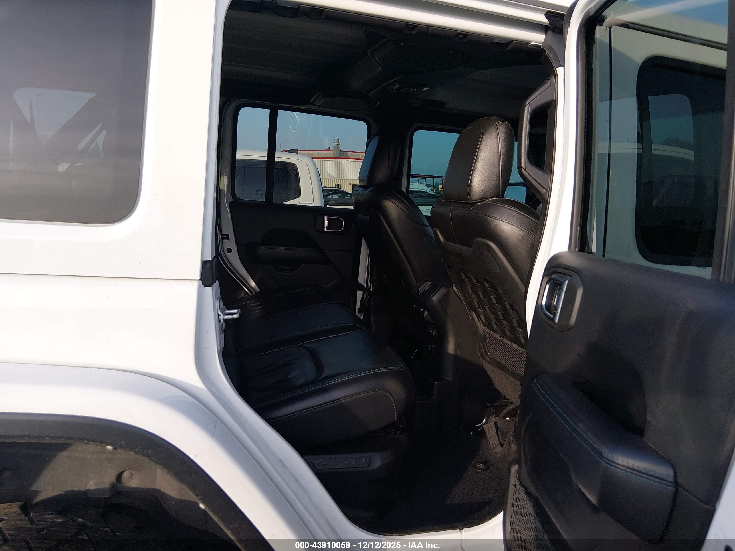 JEEP WRANGLER image 8