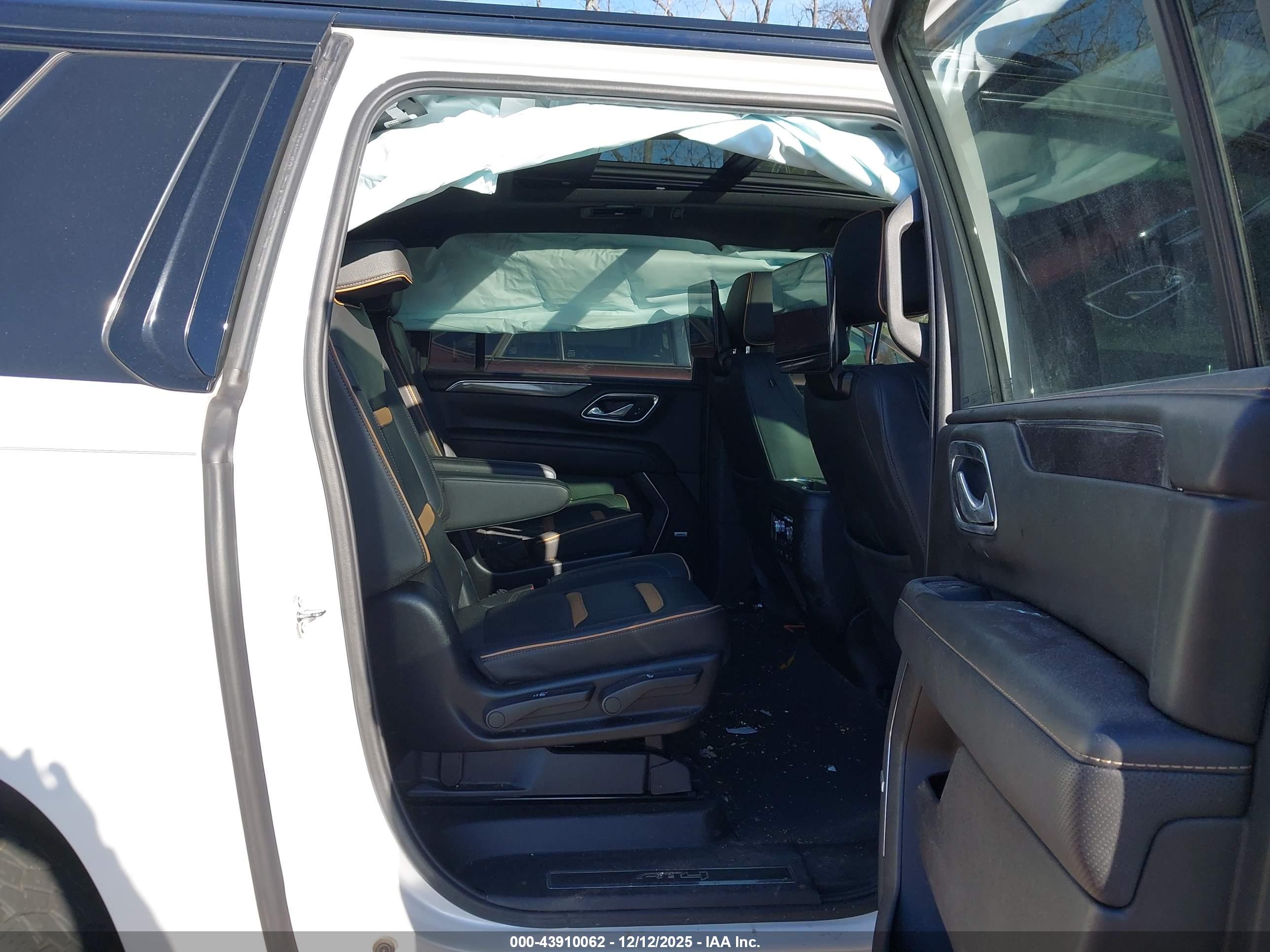 GMC YUKON image 8