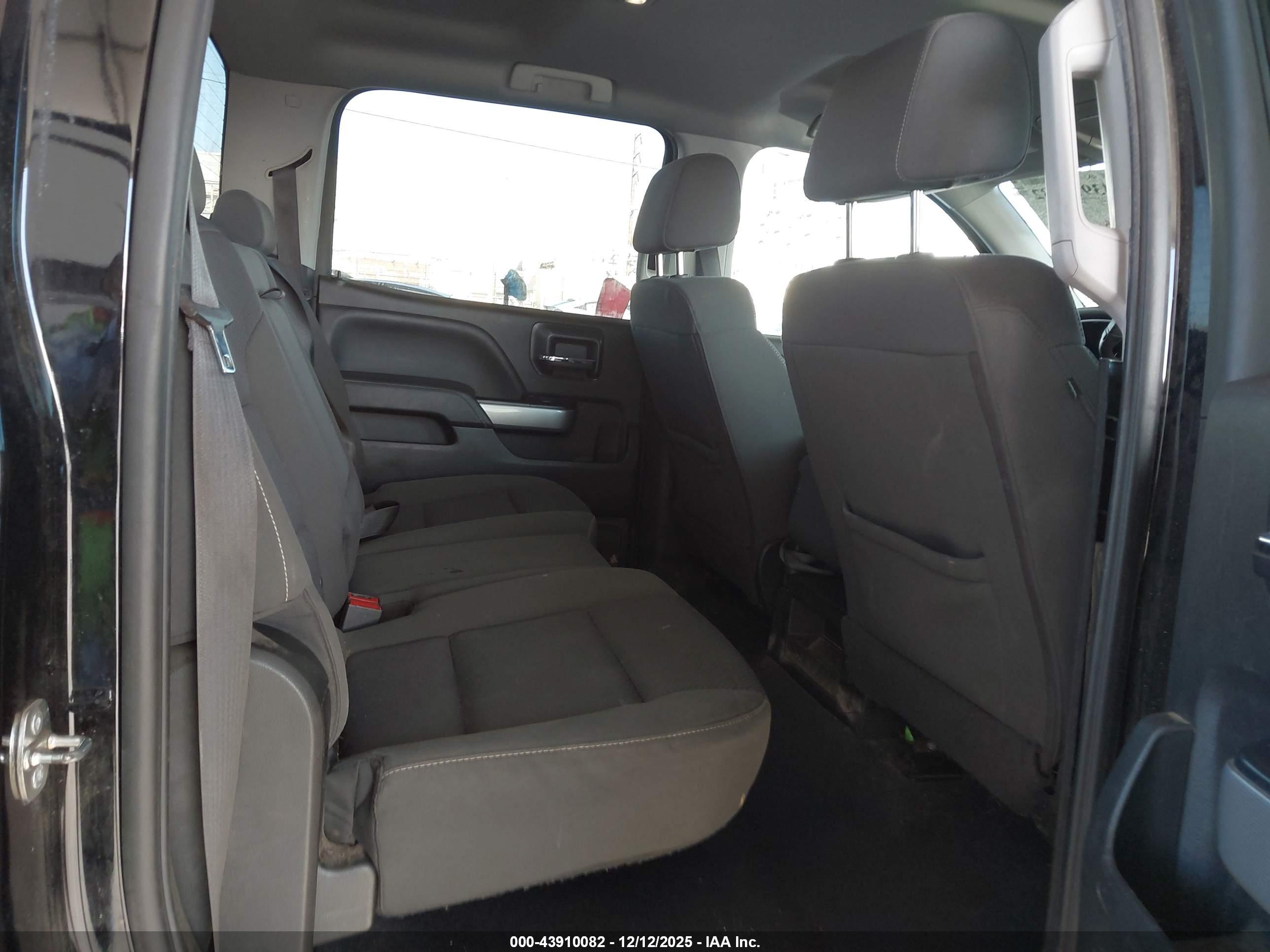 CHEVROLET SILVERADO image 8