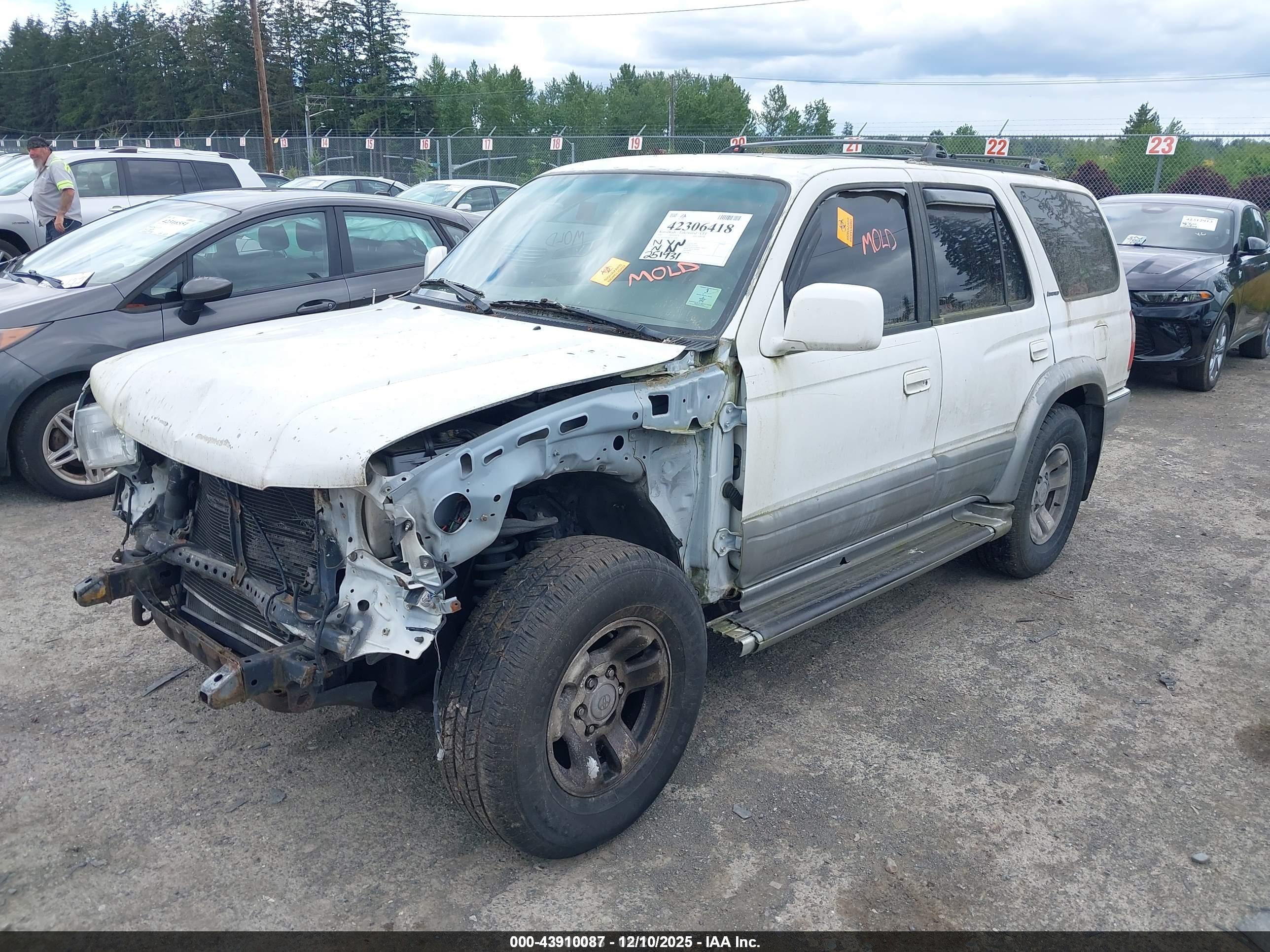 TOYOTA 4RUNNER image 2