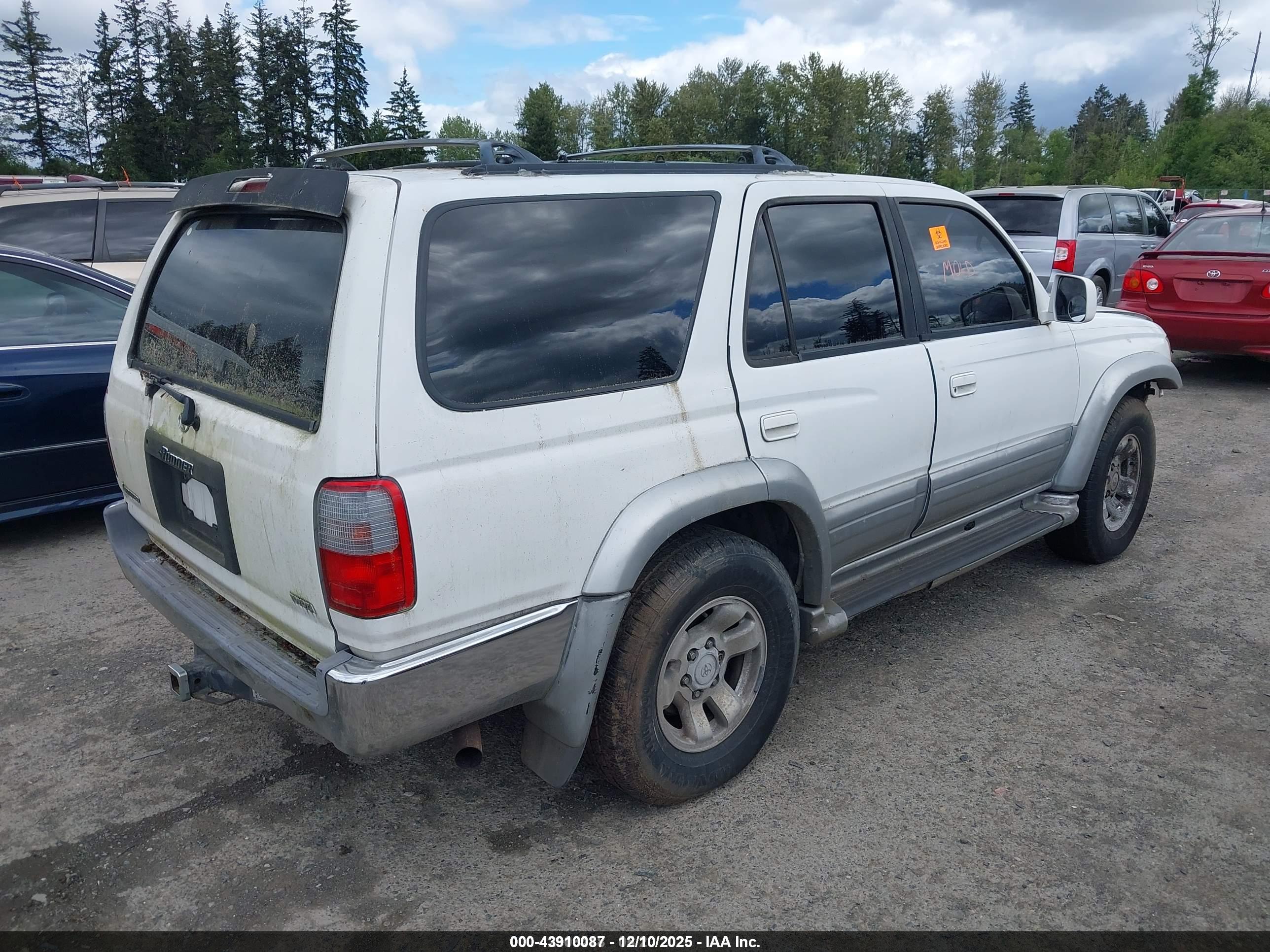 TOYOTA 4RUNNER image 4