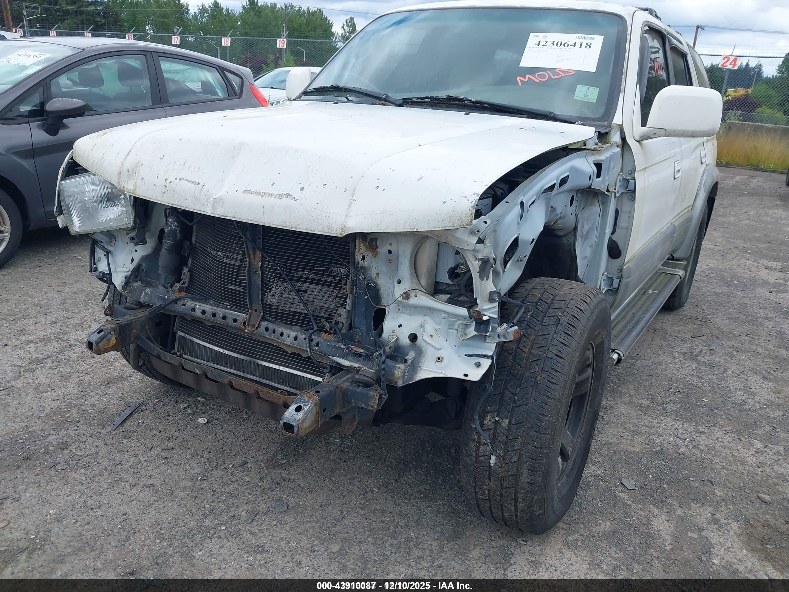 TOYOTA 4RUNNER image 6