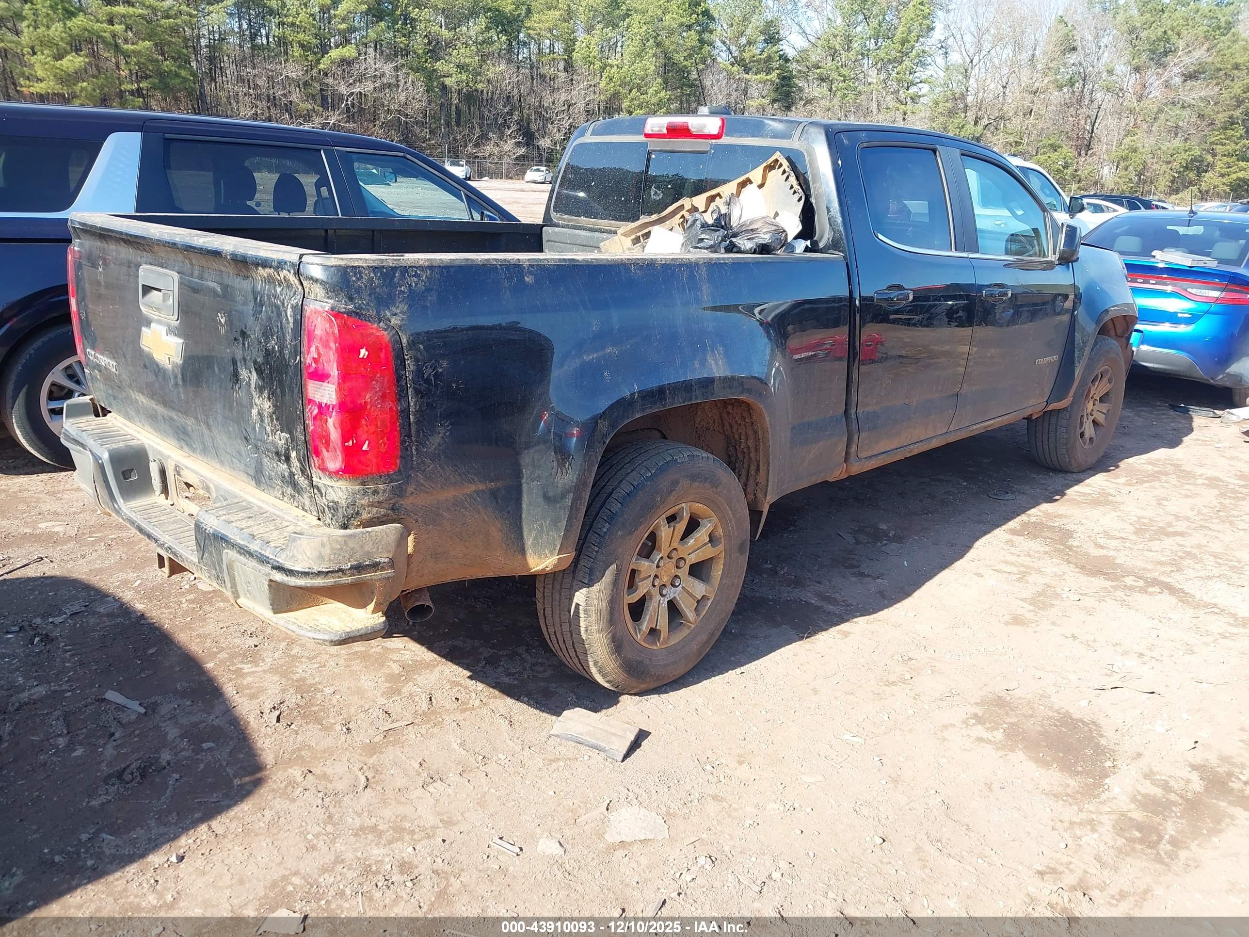 CHEVROLET COLORADO image 4