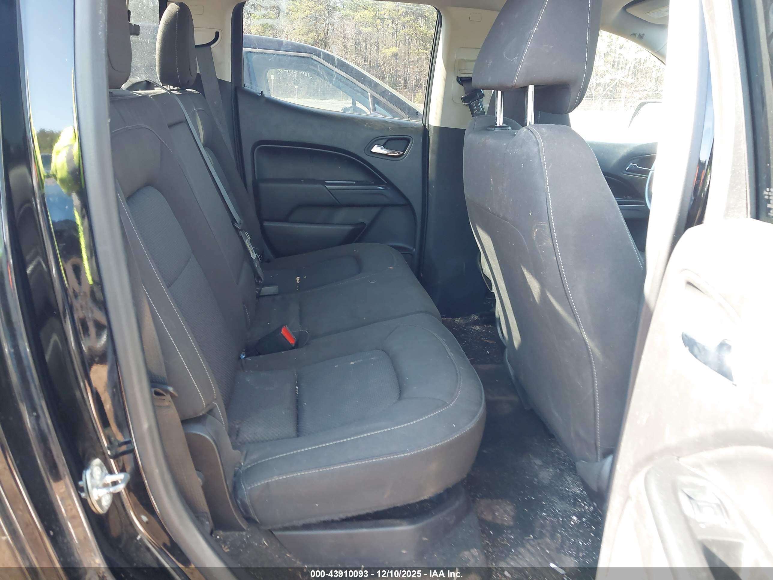 CHEVROLET COLORADO image 8