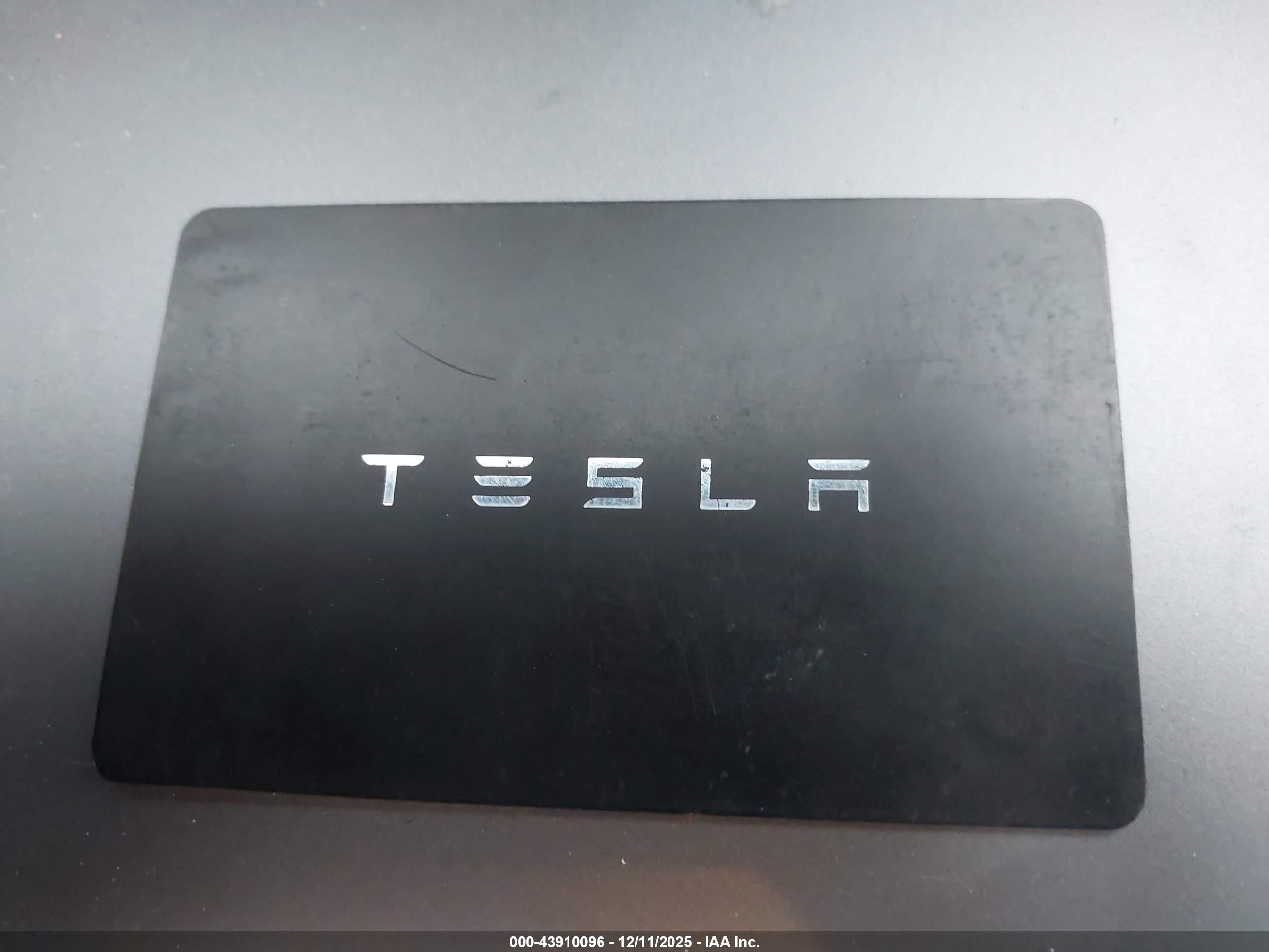 TESLA MODEL image 11