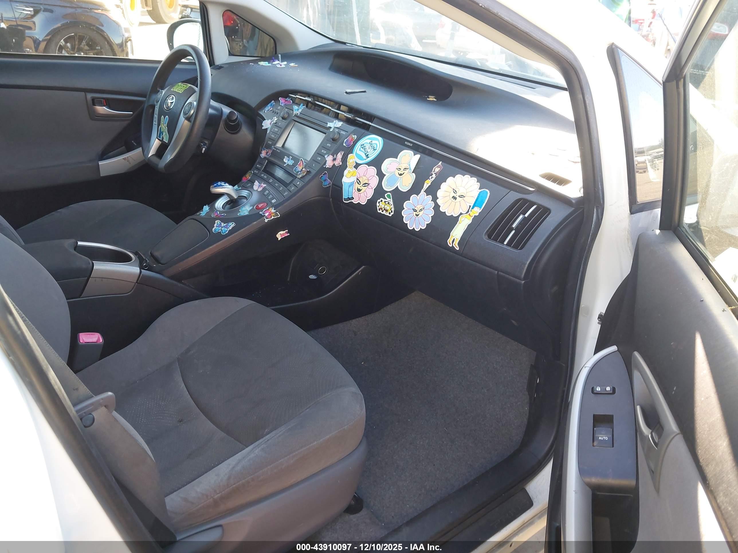 TOYOTA PRIUS image 5