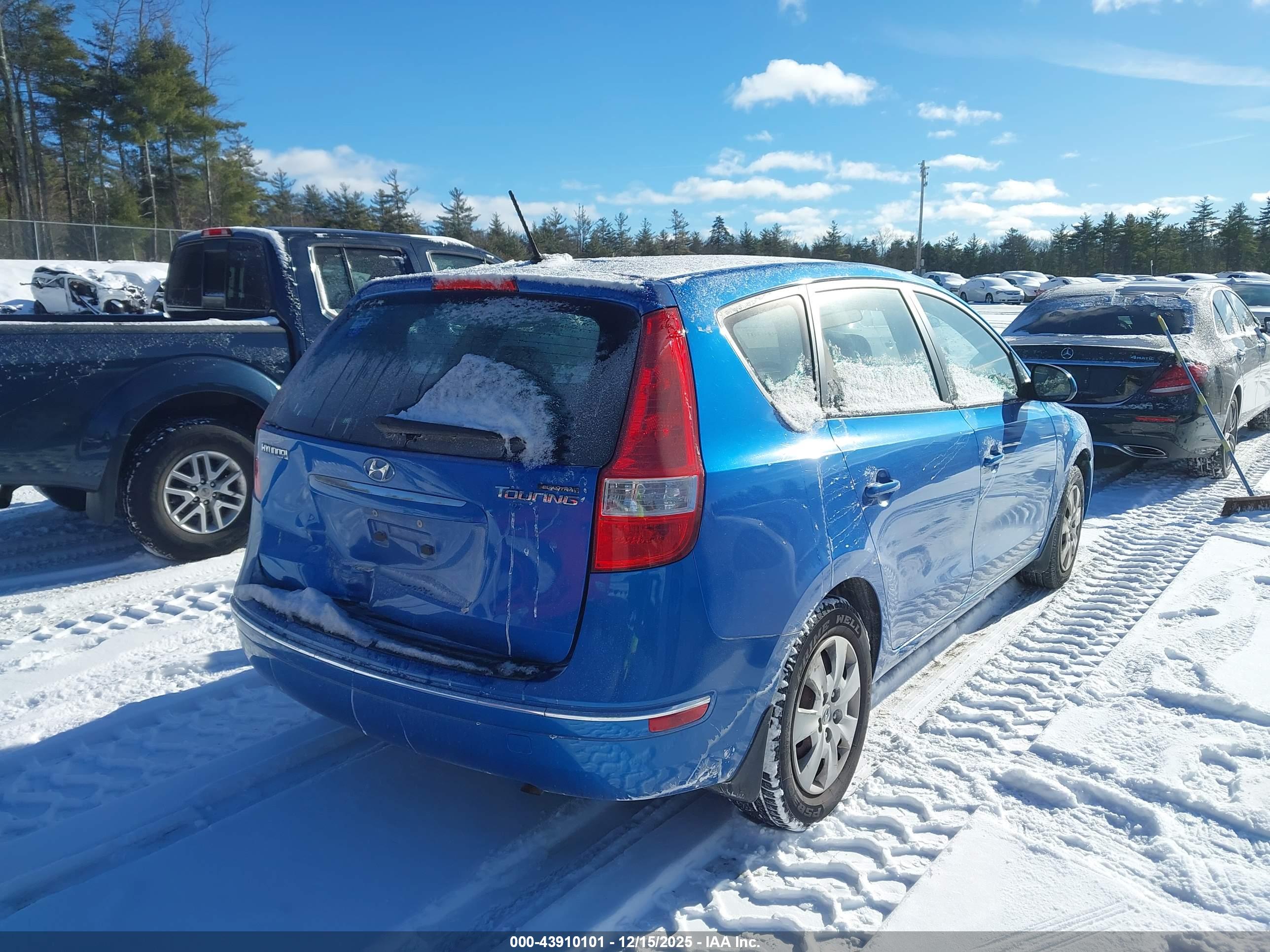 HYUNDAI ELANTRA image 4