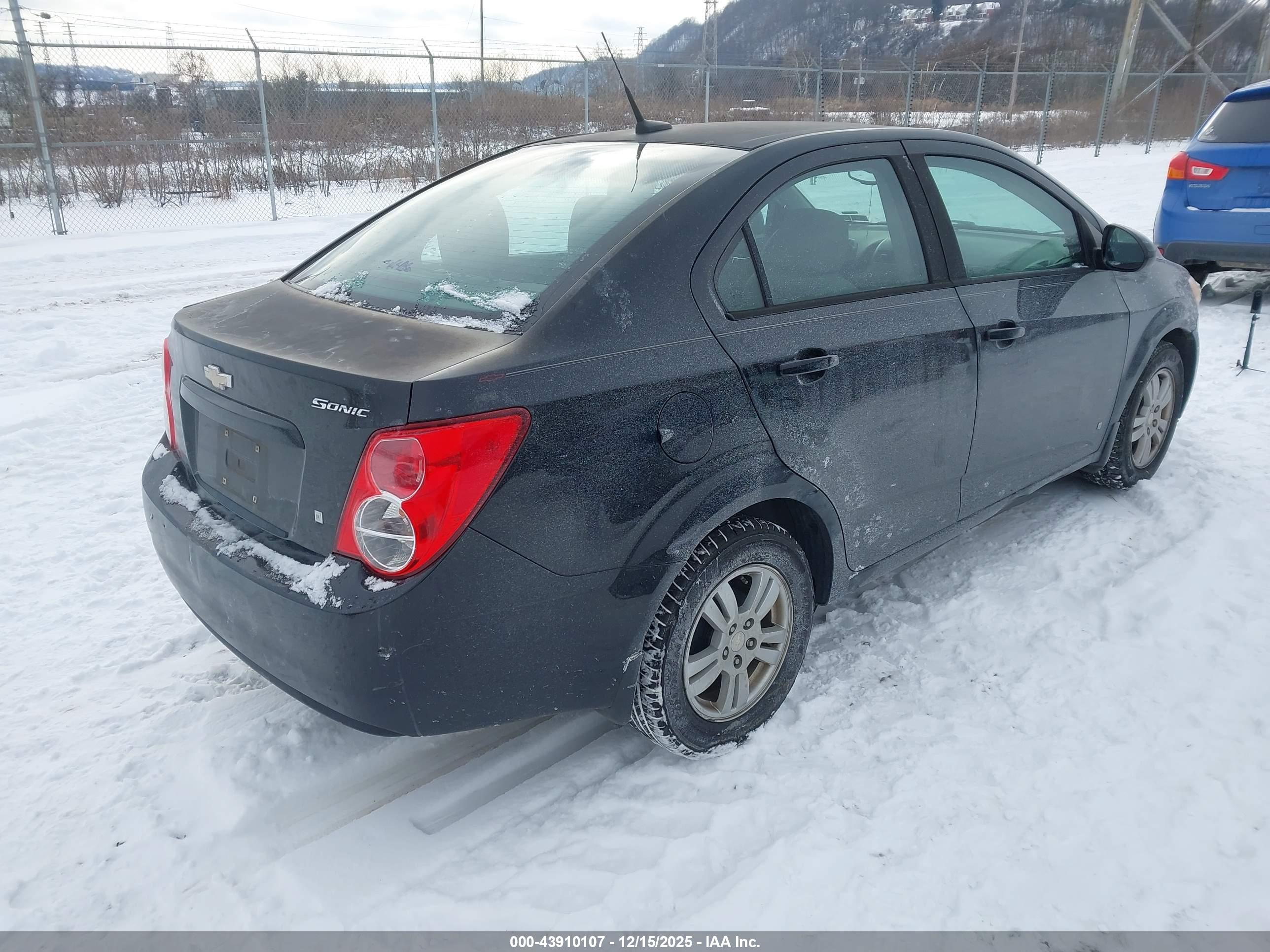 CHEVROLET SONIC image 4