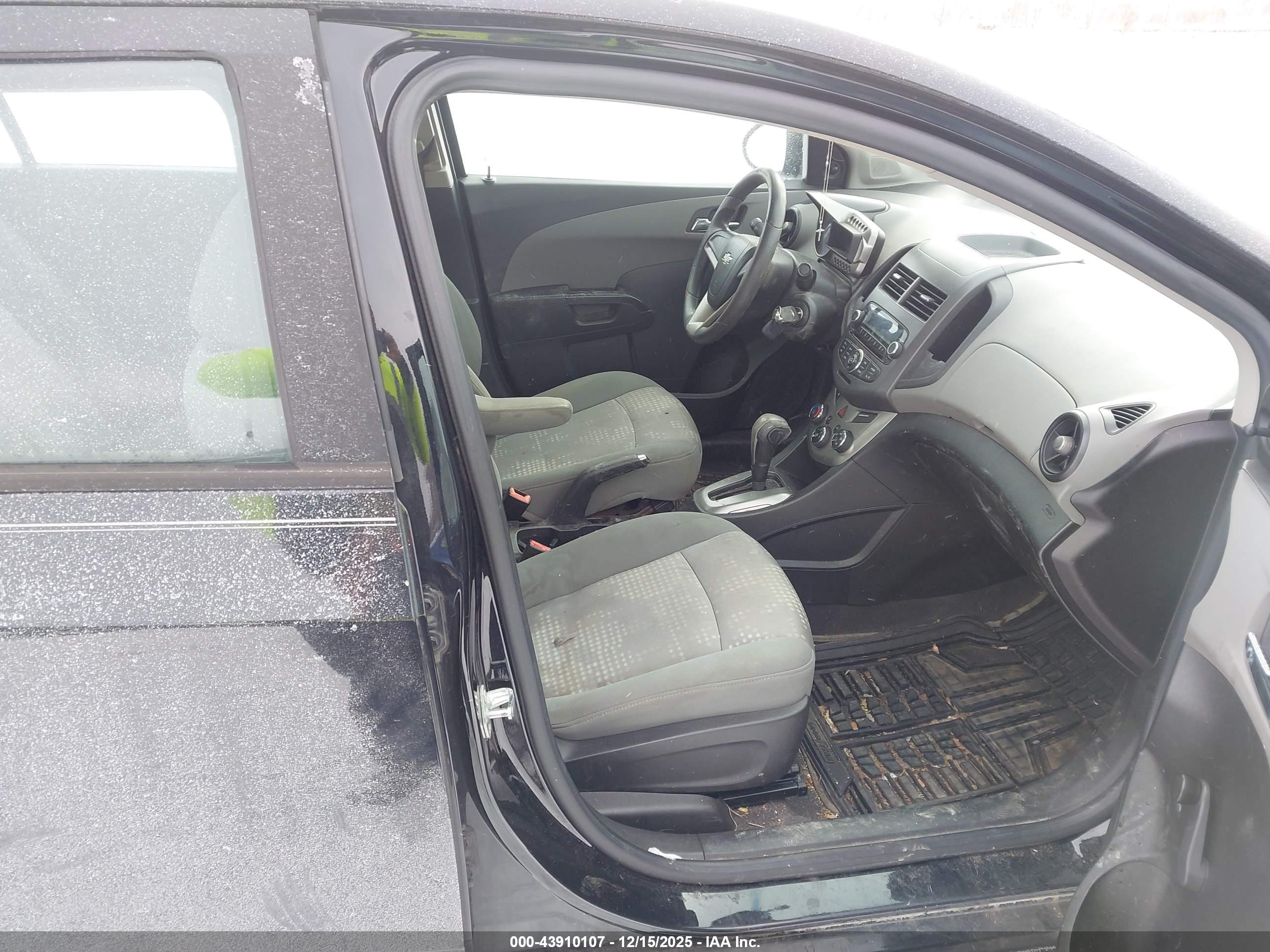 CHEVROLET SONIC image 5