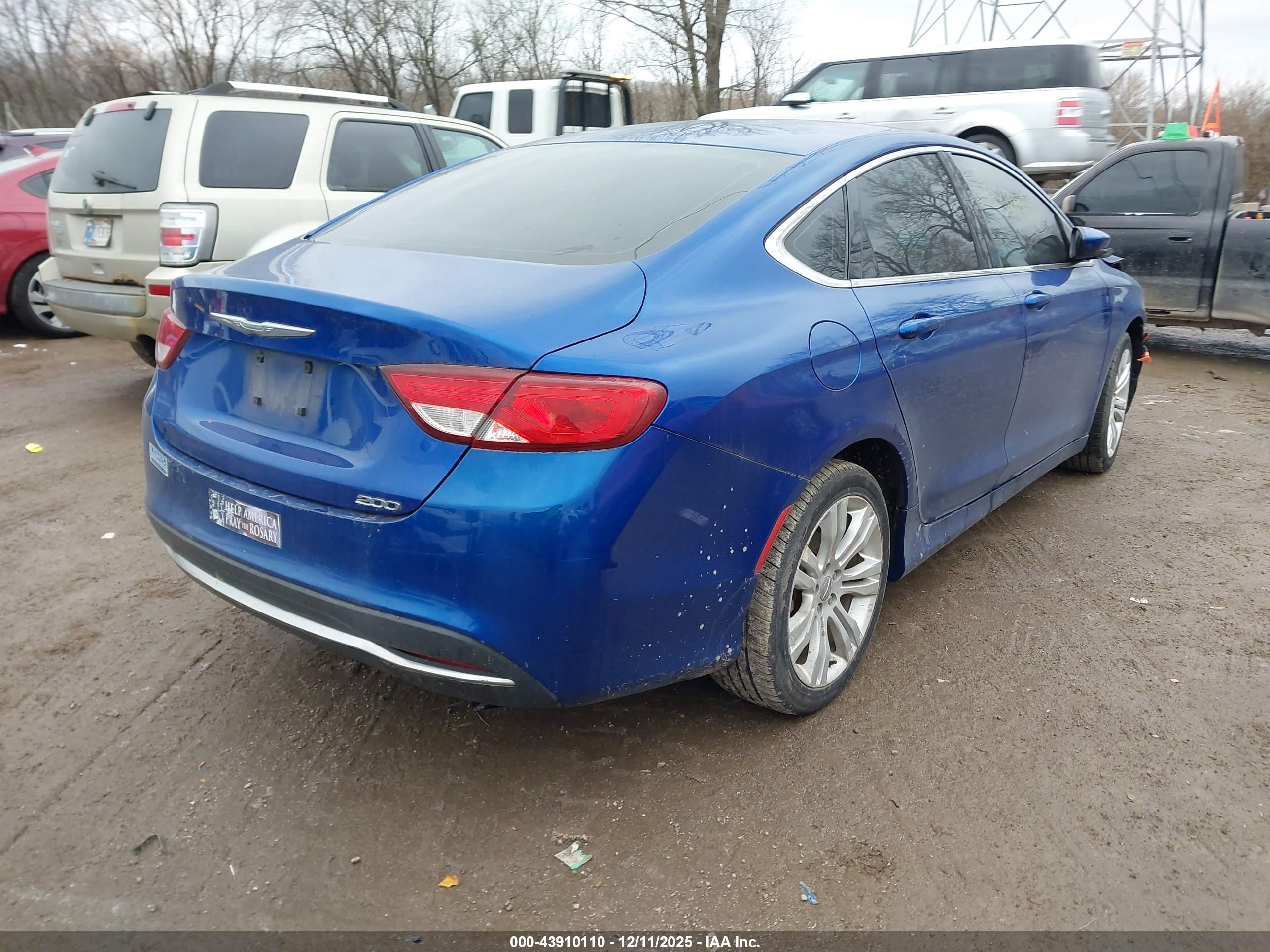 CHRYSLER 200 image 4