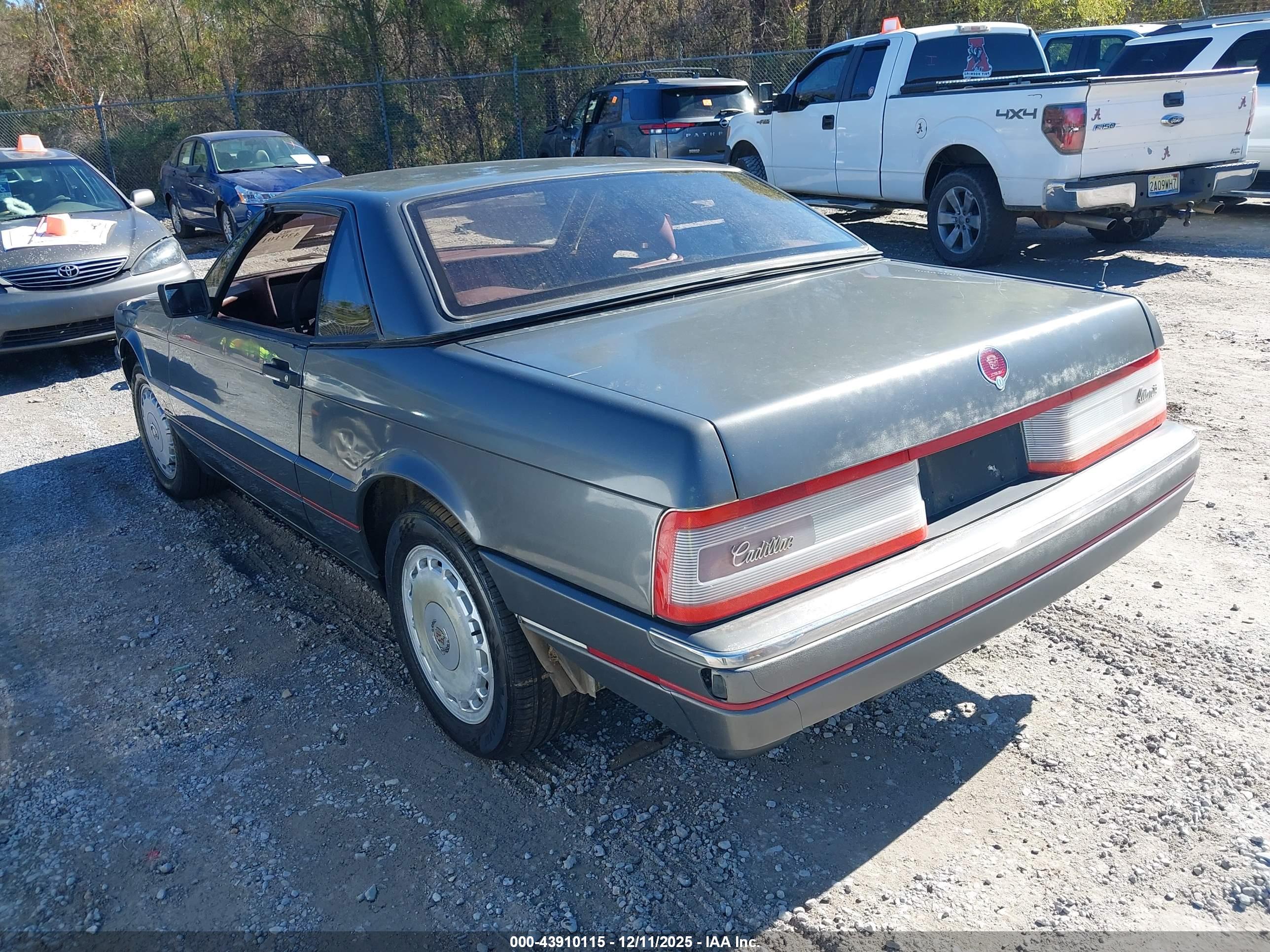 CADILLAC ALLANTE image 3