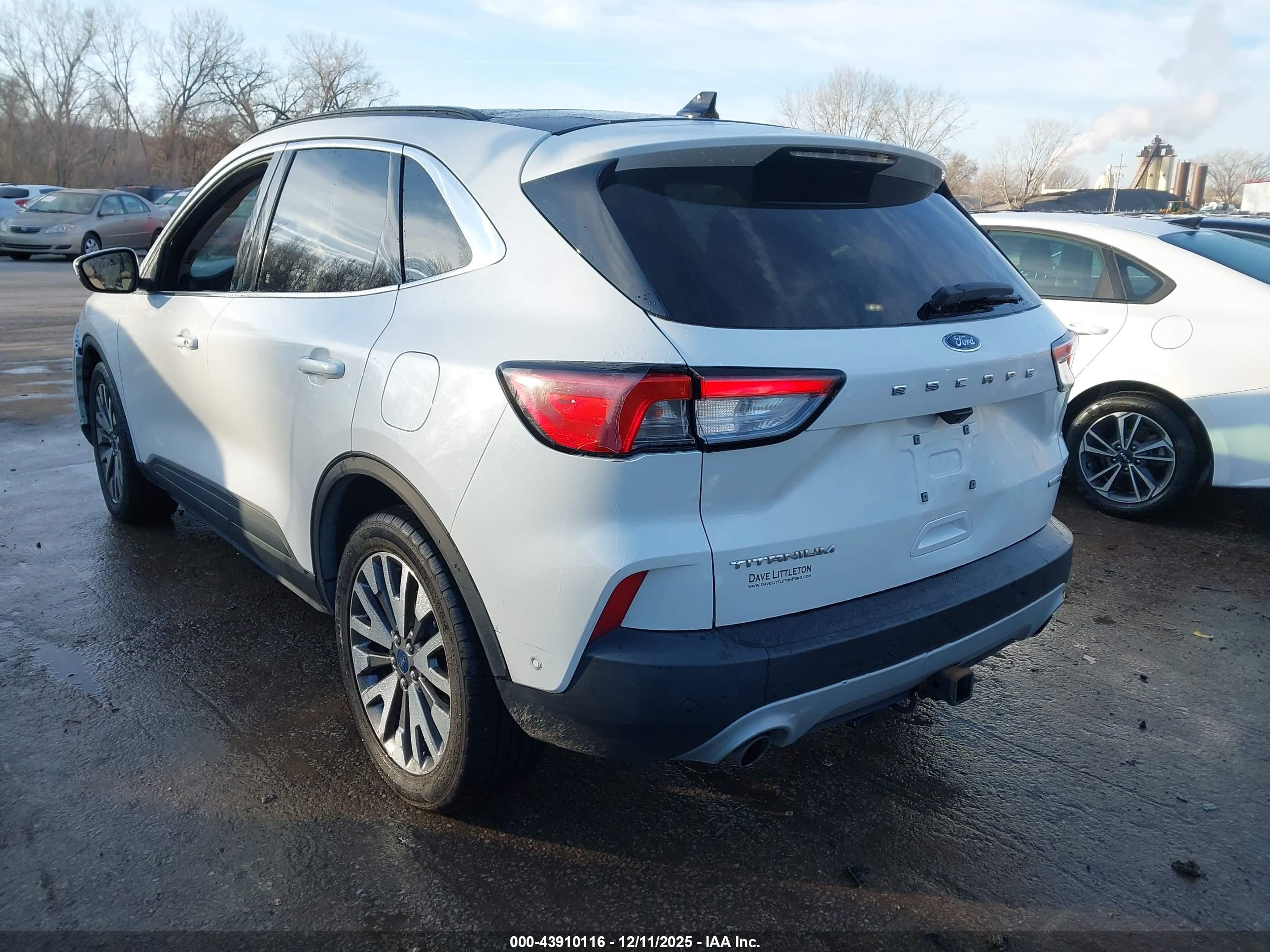 FORD ESCAPE image 3