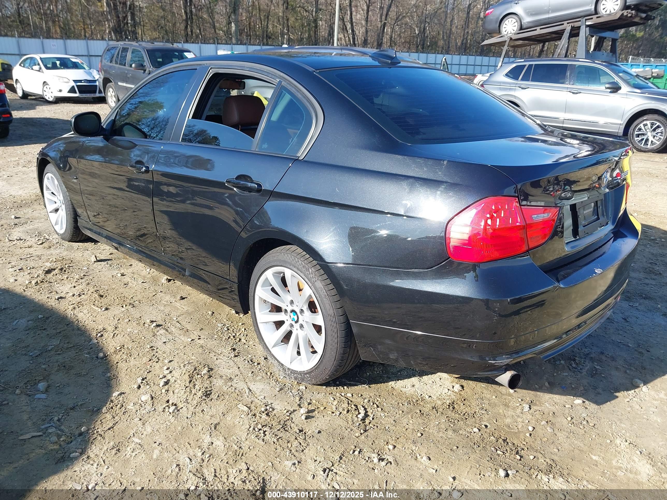 BMW 328I image 3