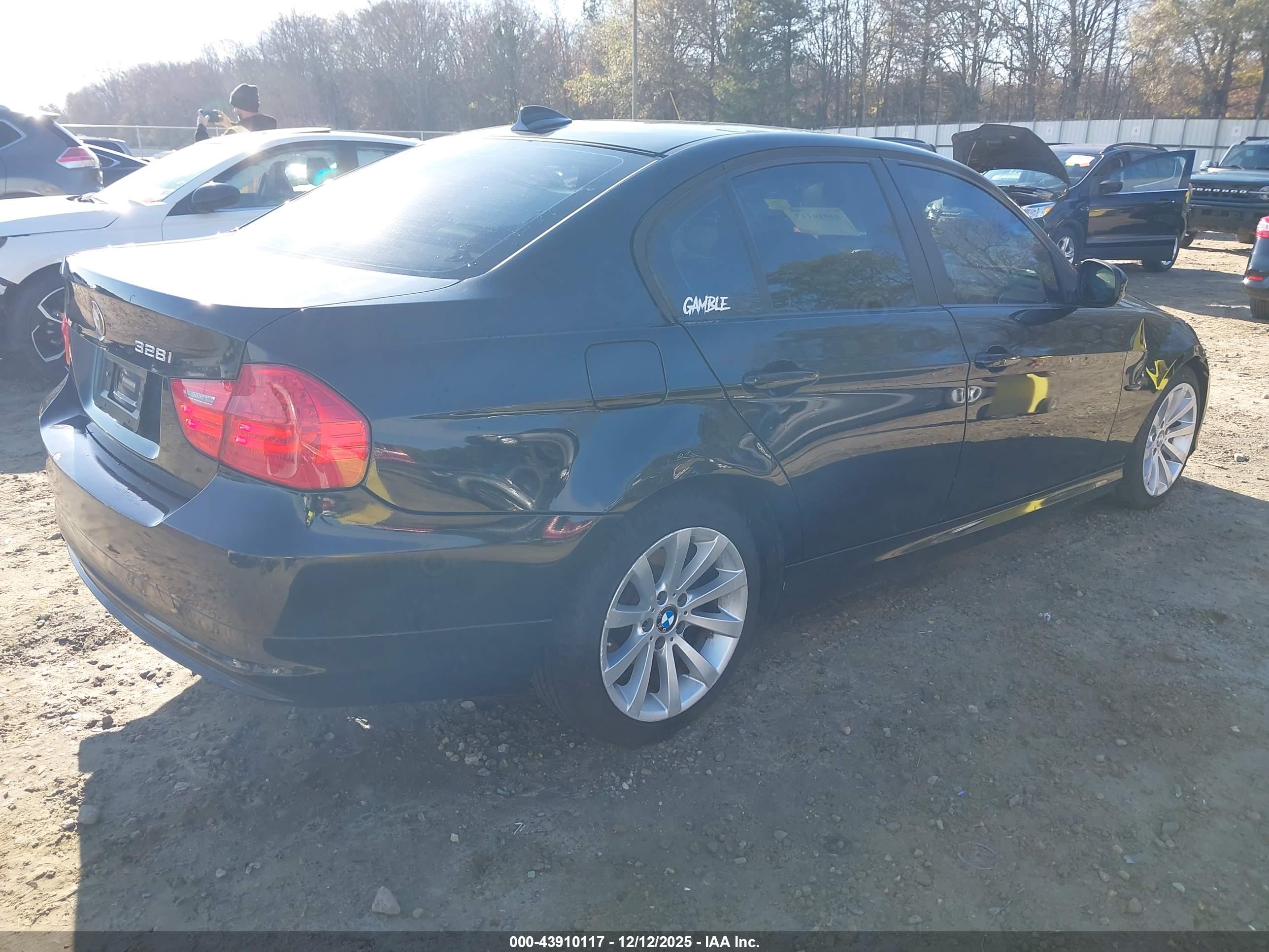 BMW 328I image 4