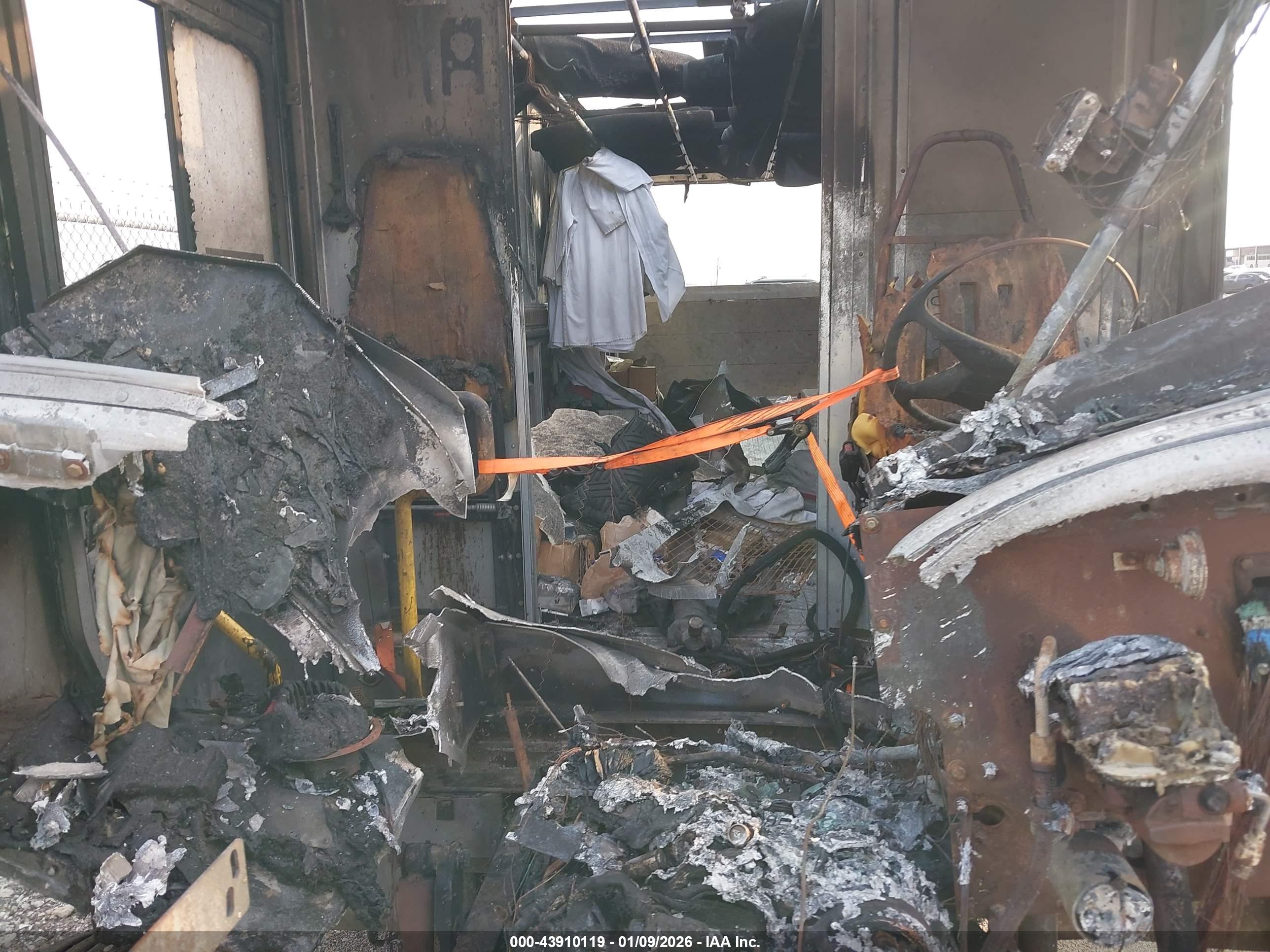 FREIGHTLINER CHASSIS image 10