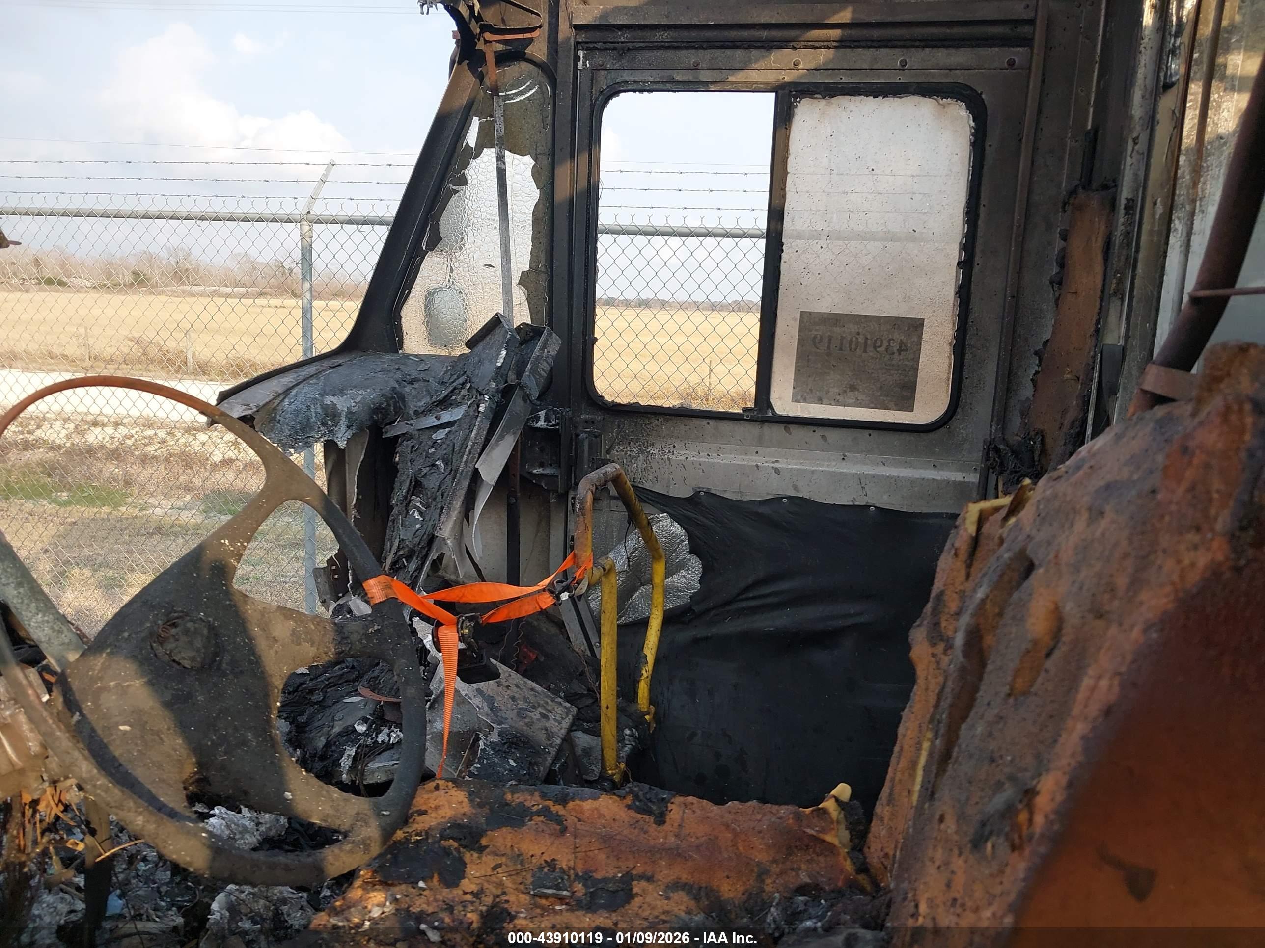 FREIGHTLINER CHASSIS image 5