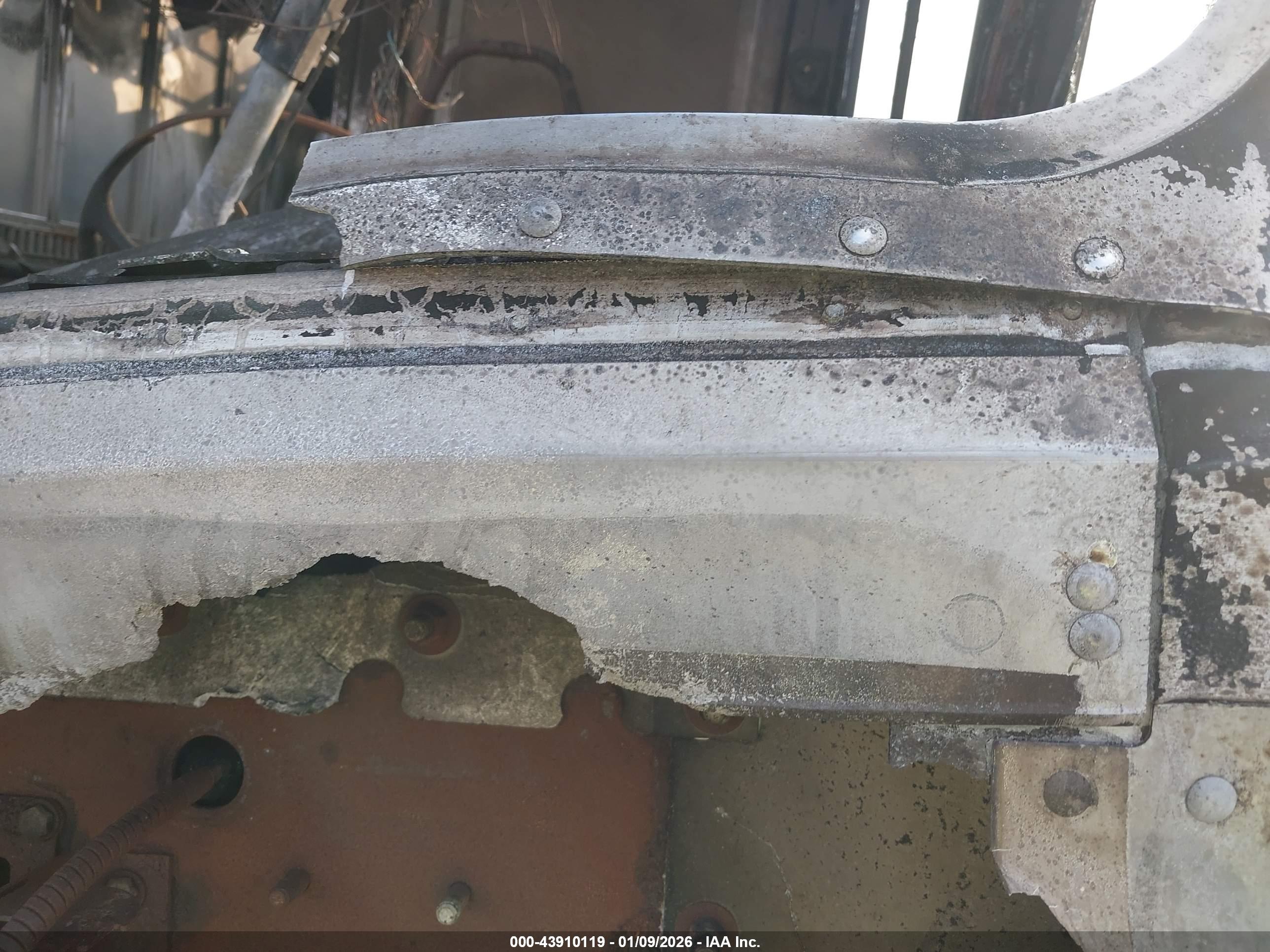 FREIGHTLINER CHASSIS image 9
