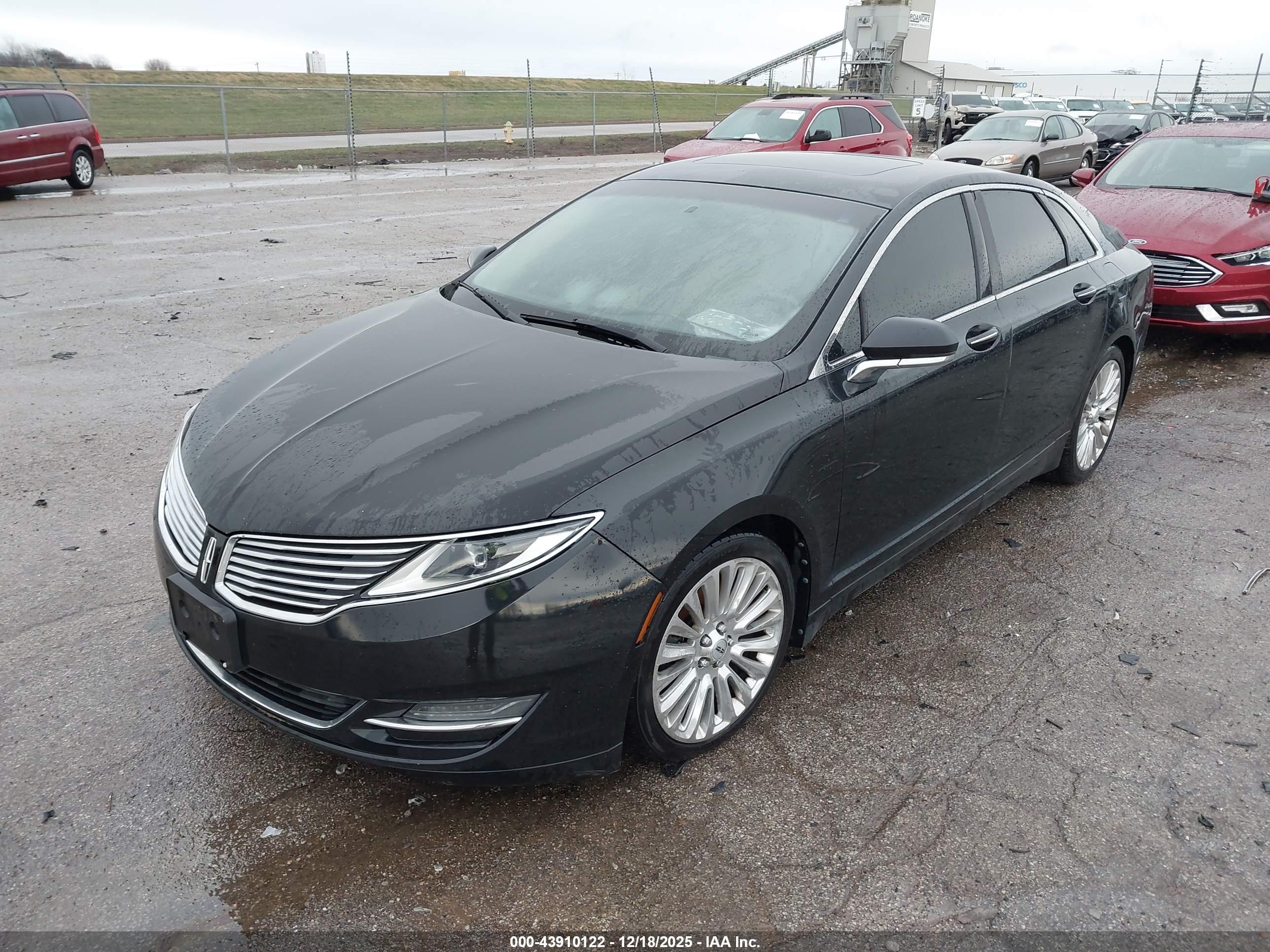 LINCOLN MKZ image 2