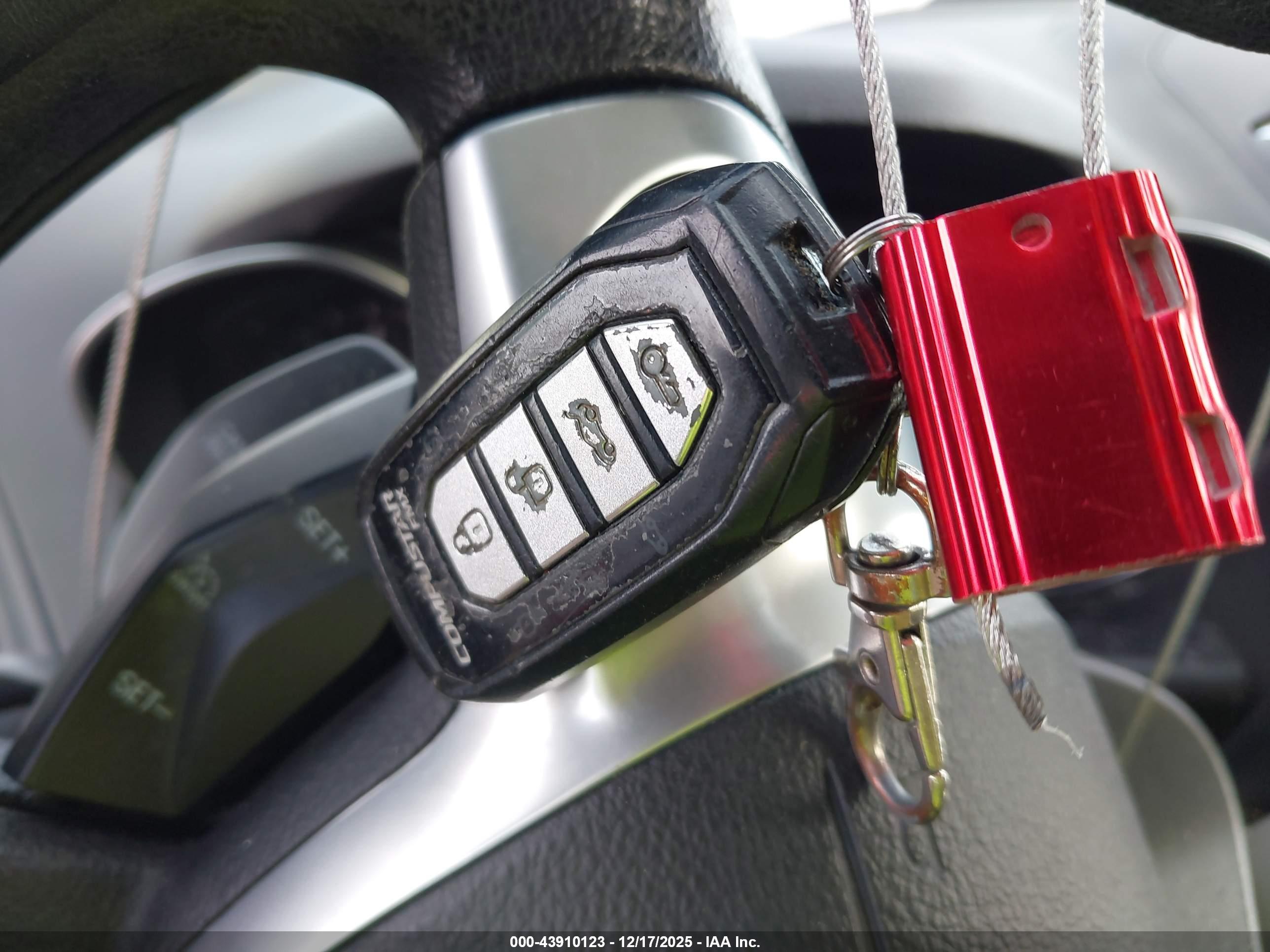 FORD ESCAPE image 11