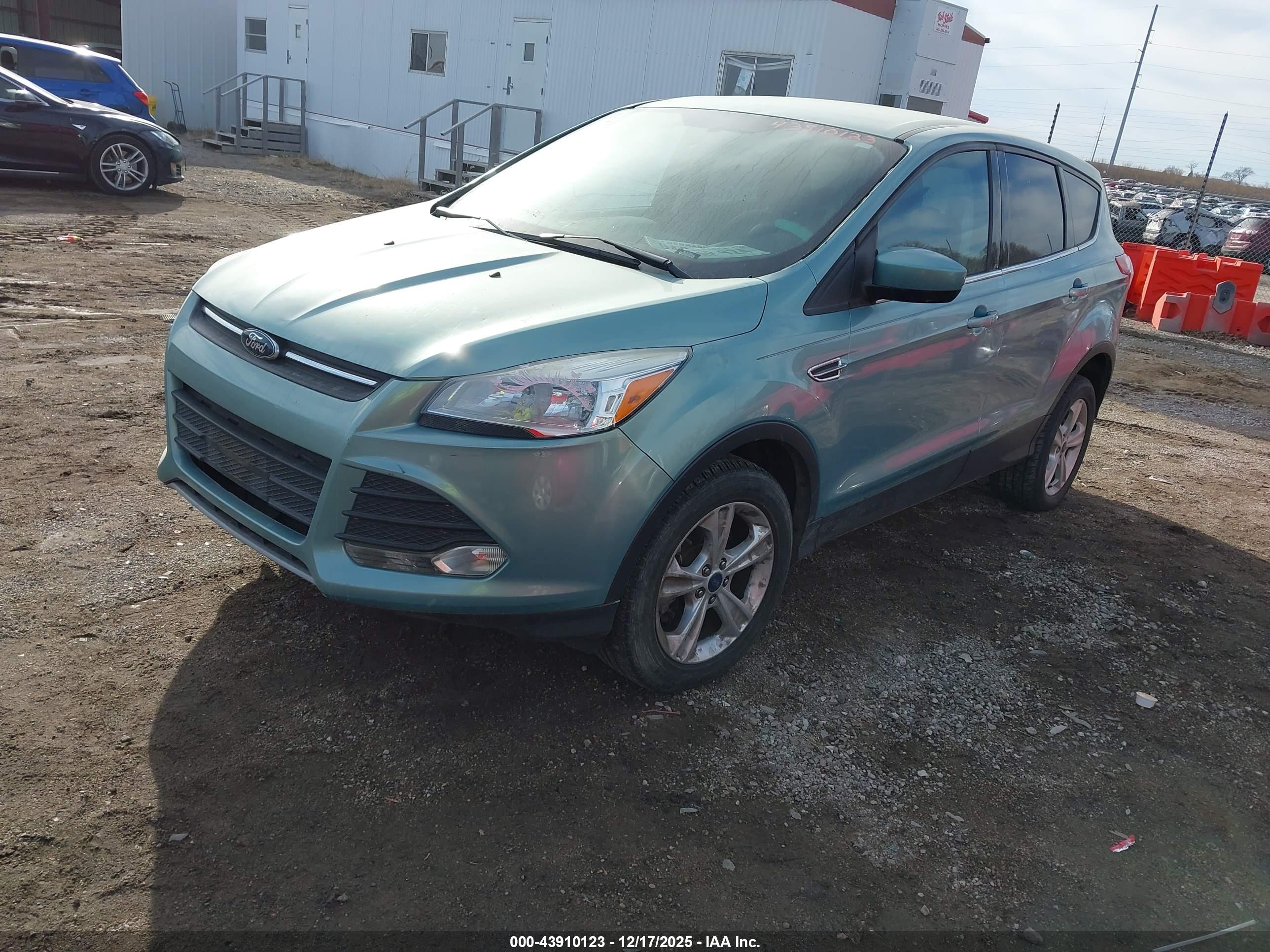 FORD ESCAPE image 2