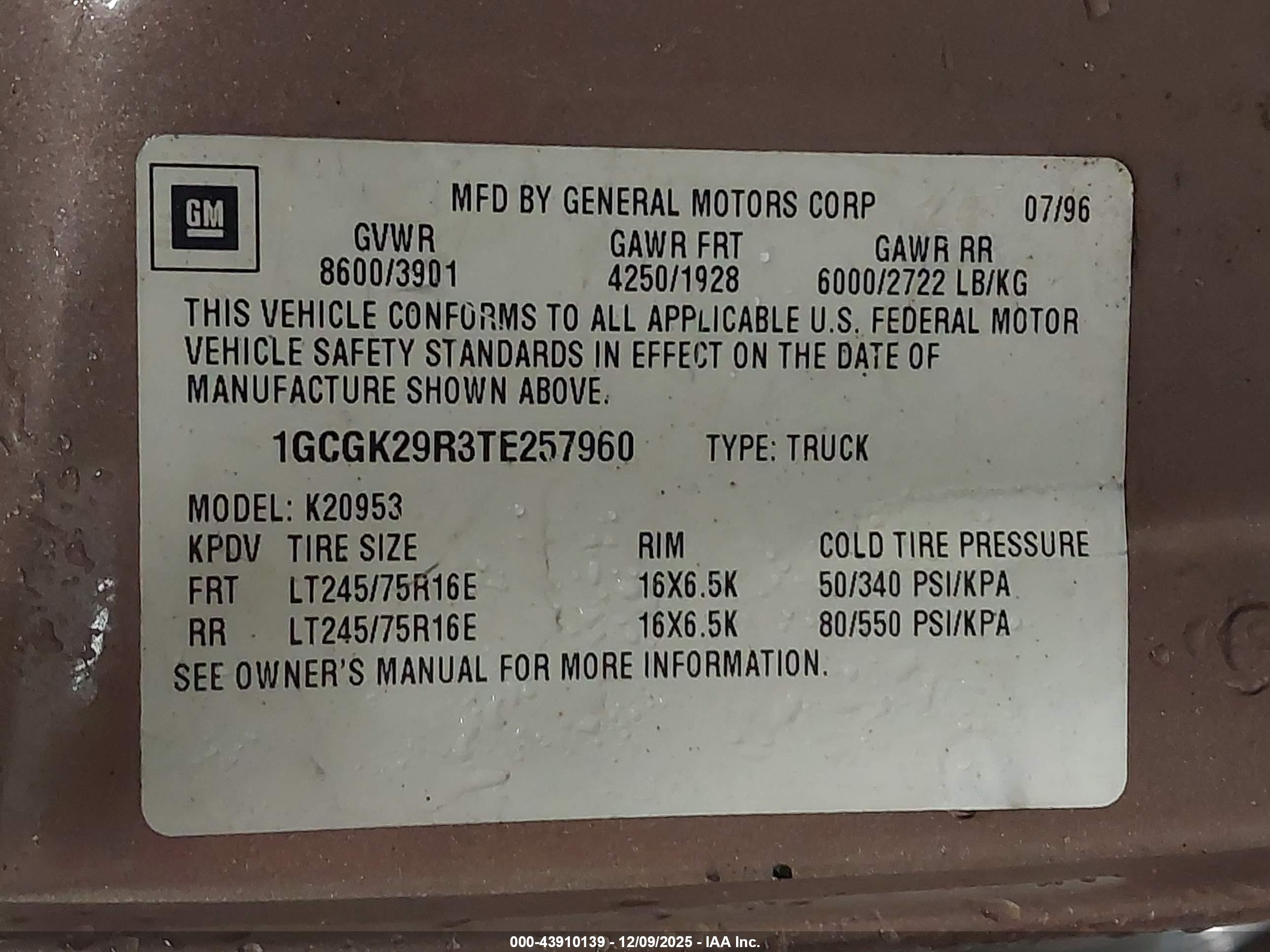 CHEVROLET GMT-400 image 9
