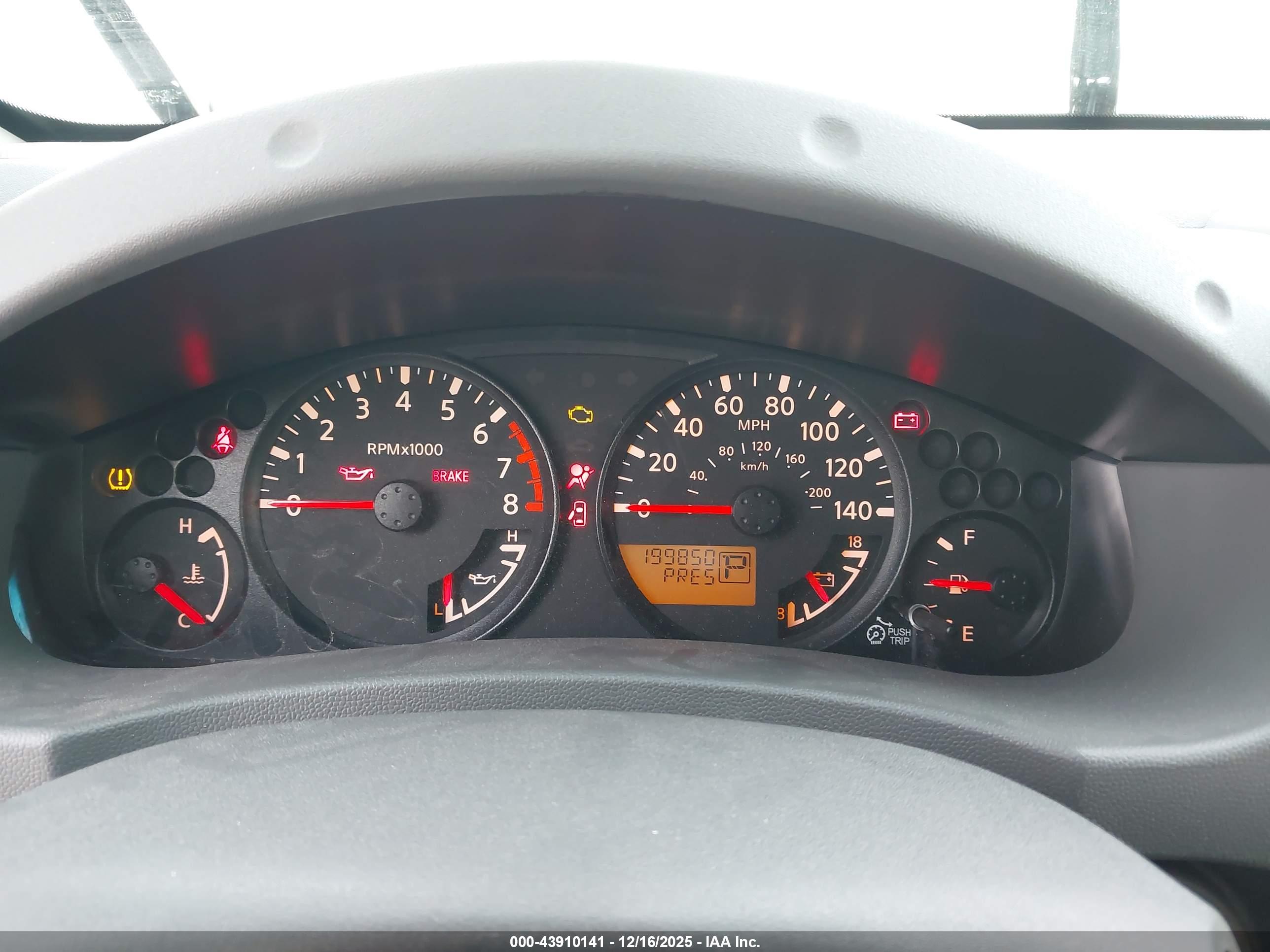 NISSAN FRONTIER image 7