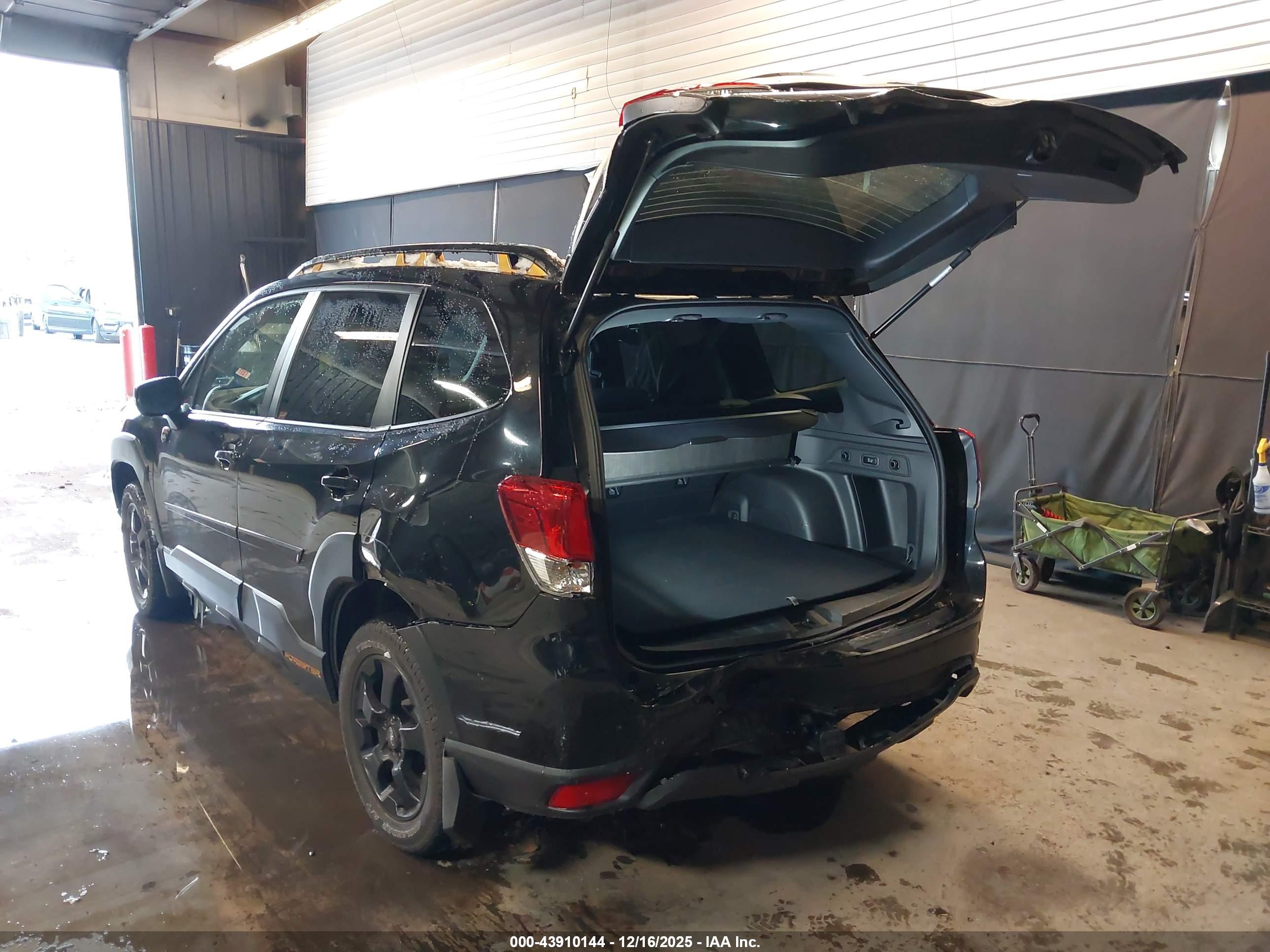 SUBARU FORESTER image 3