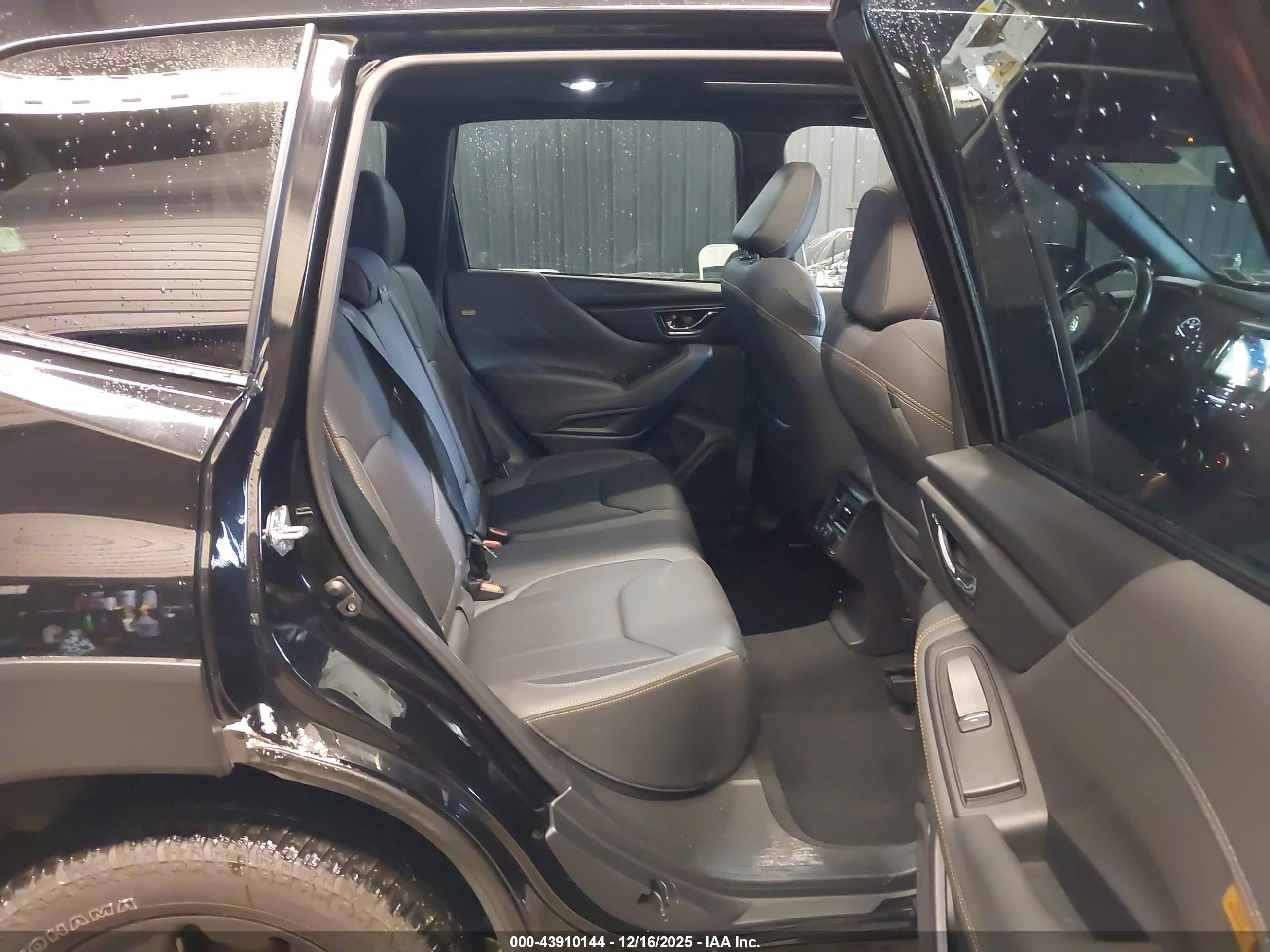 SUBARU FORESTER image 8