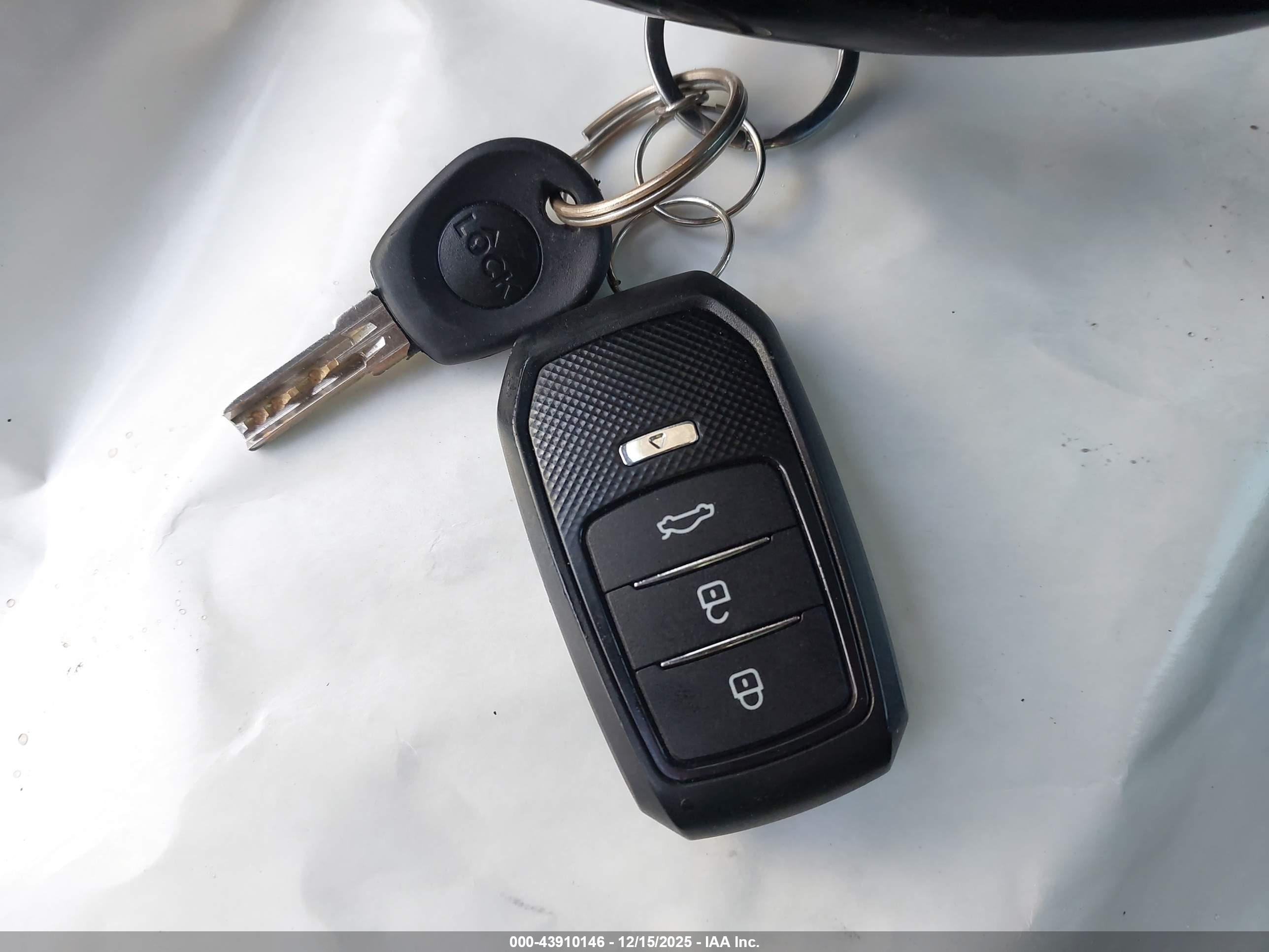 KIA SPORTAGE image 11