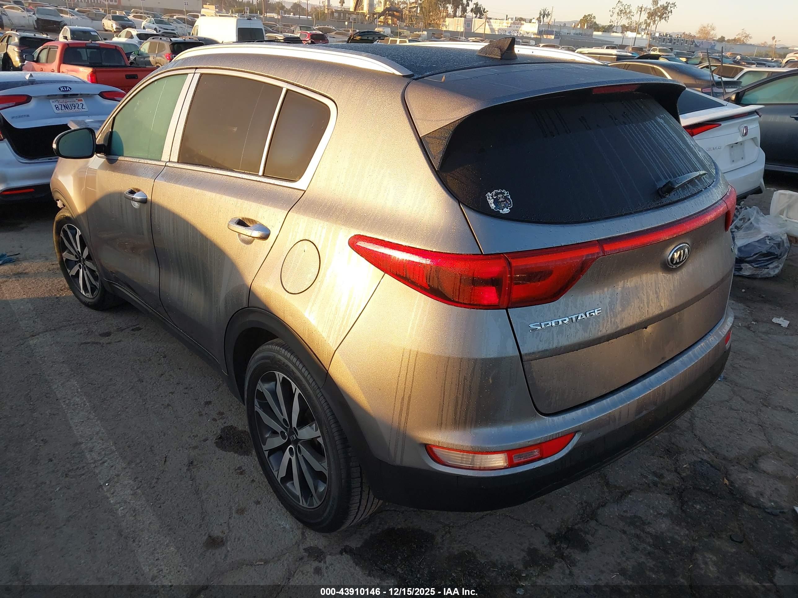 KIA SPORTAGE image 3