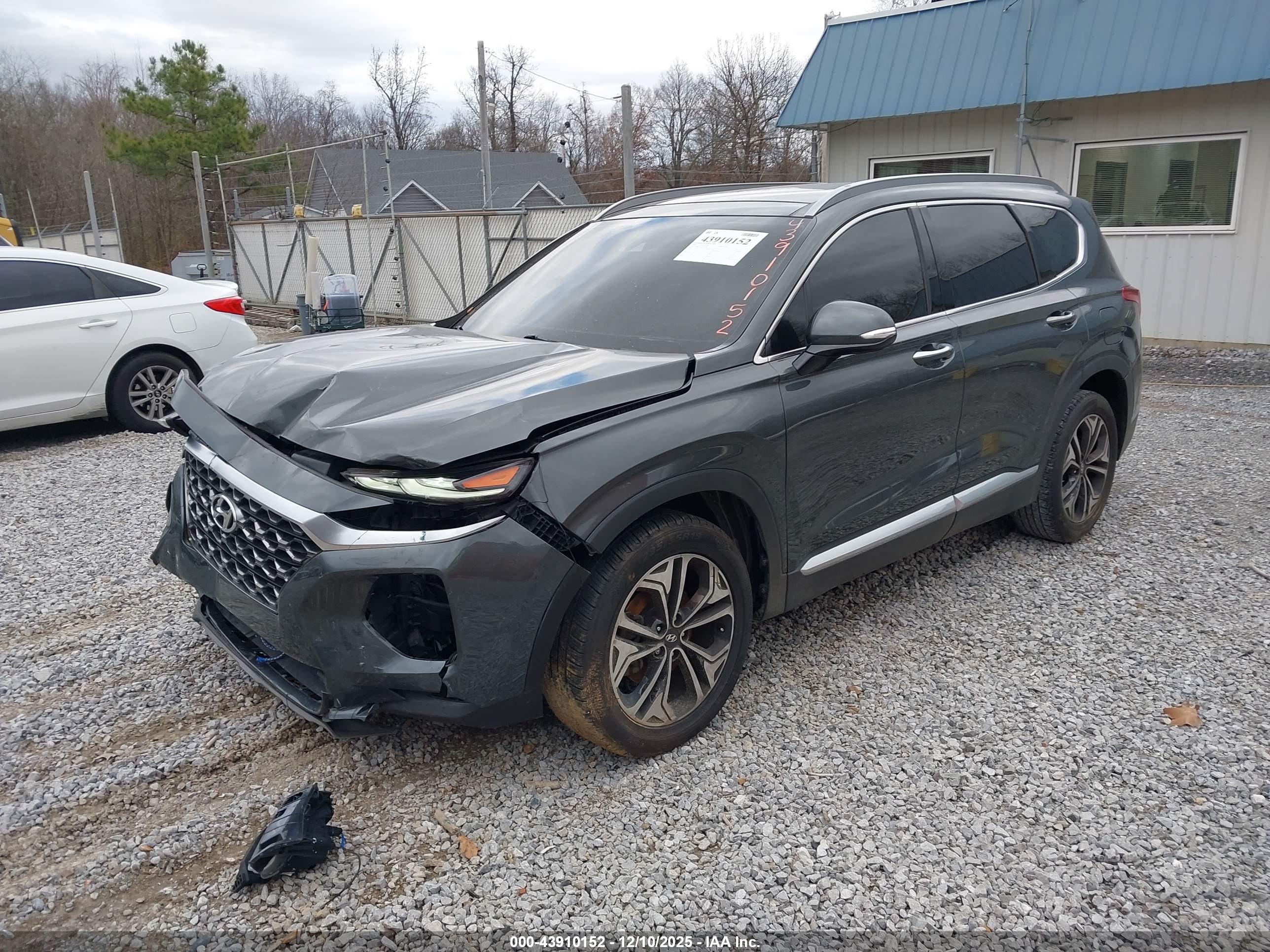 HYUNDAI SANTA image 2
