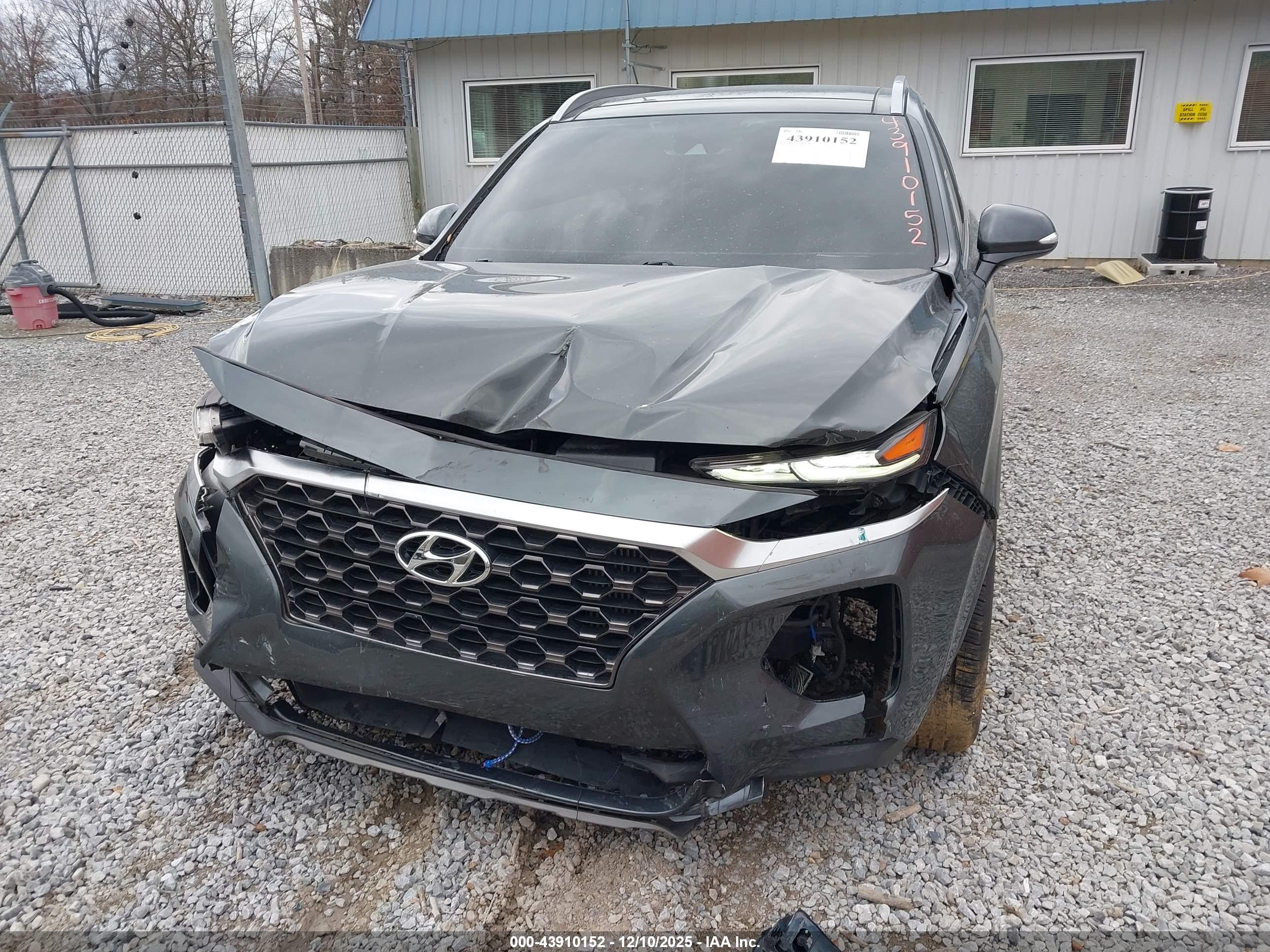 HYUNDAI SANTA image 6