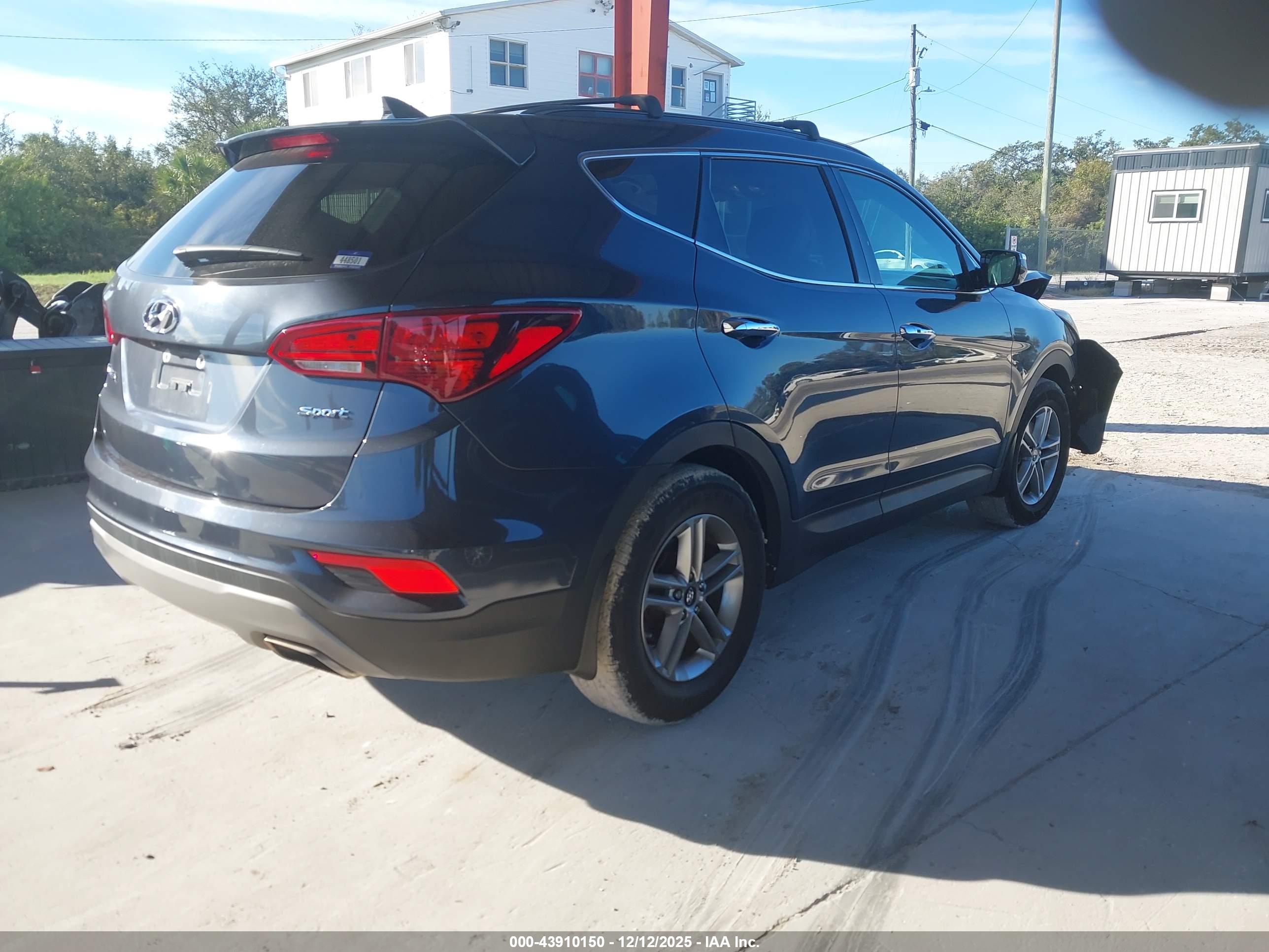 HYUNDAI SANTA image 4
